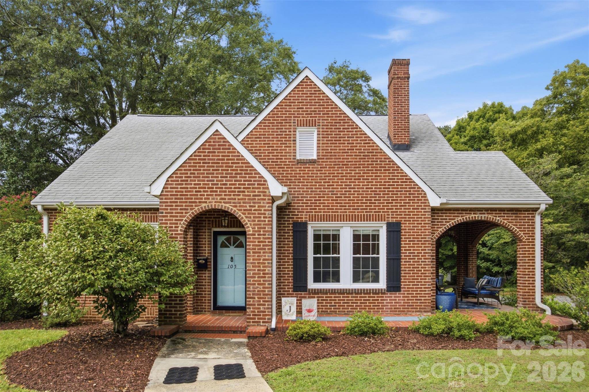105 S Maple ST, Dallas, NC 28034