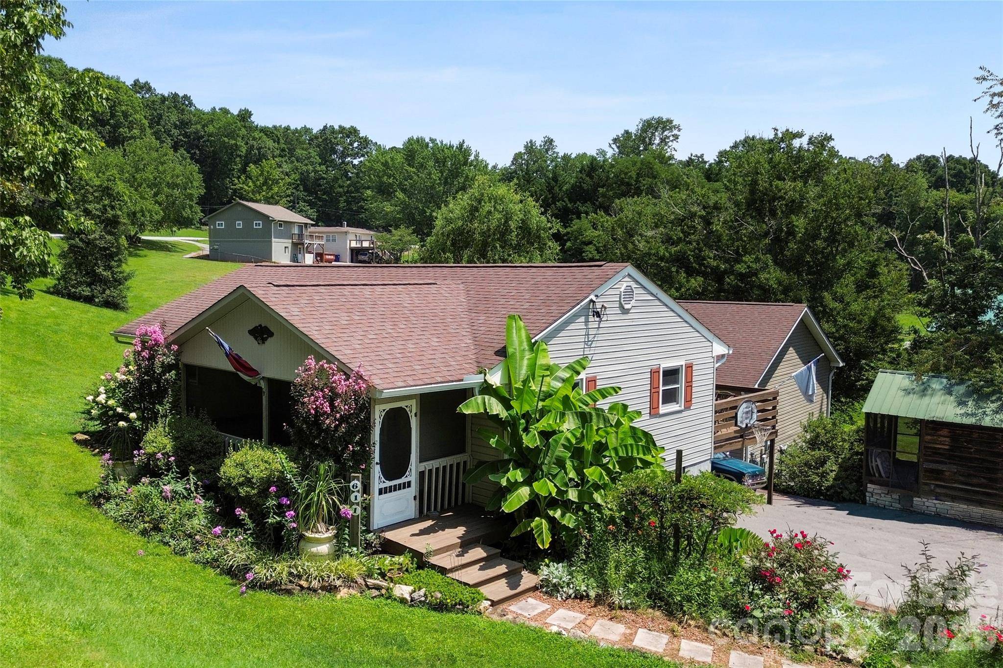 611 Pole Creasman RD, Asheville, NC 28806