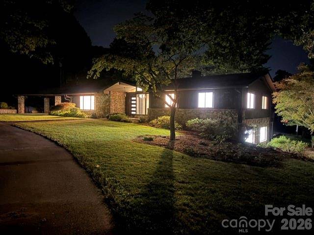 208 Dogwood LN, Black Mountain, NC 28711