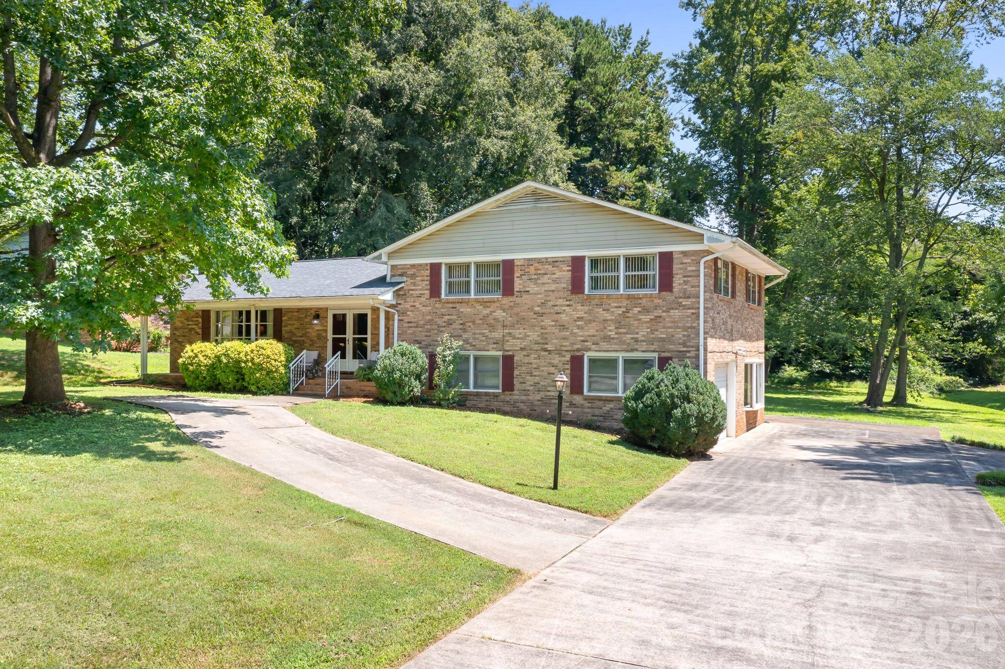 1009 Springs RD, Lincolnton, NC 28092