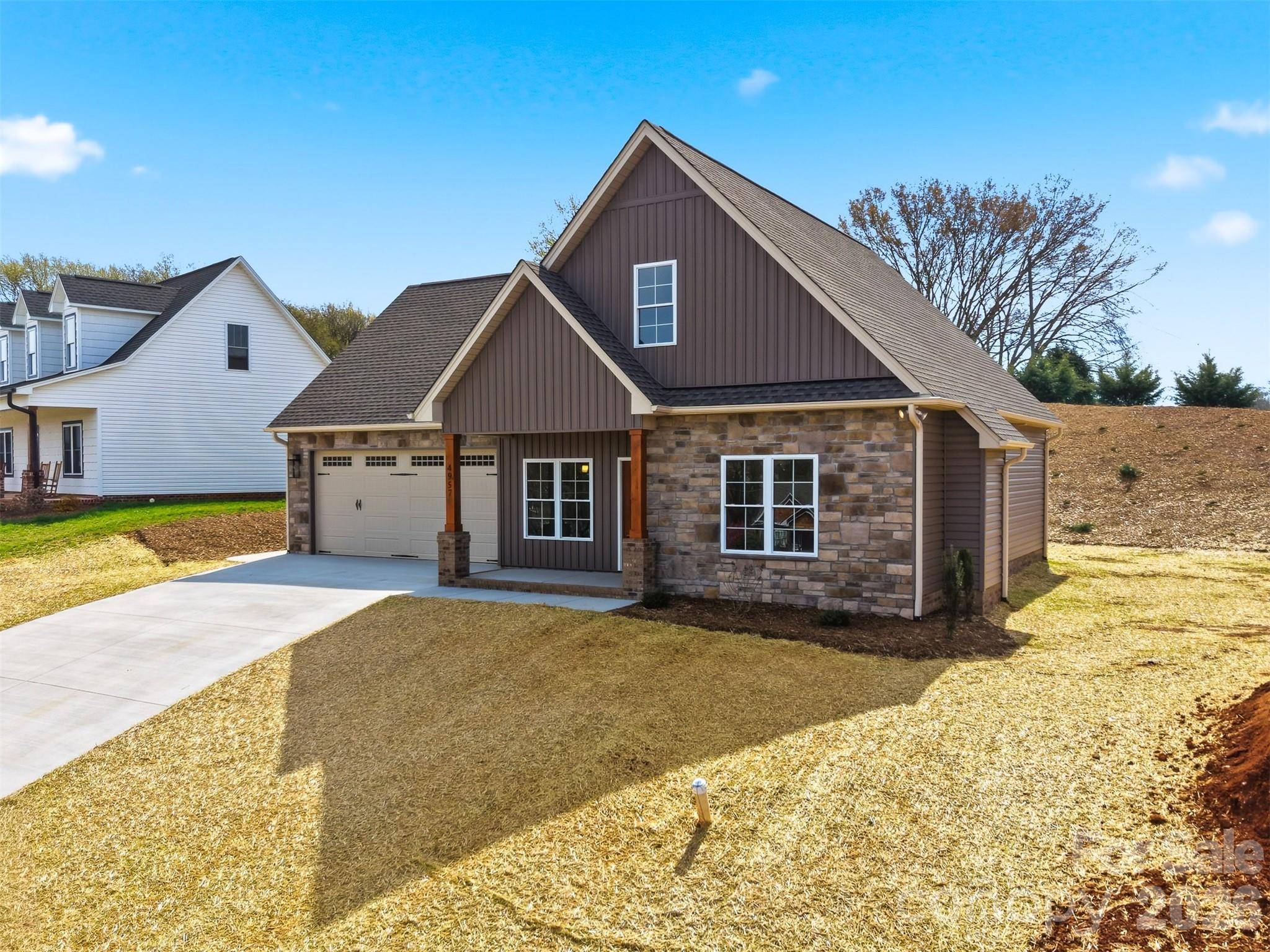 4957 Southview DR, Hickory, NC 28602