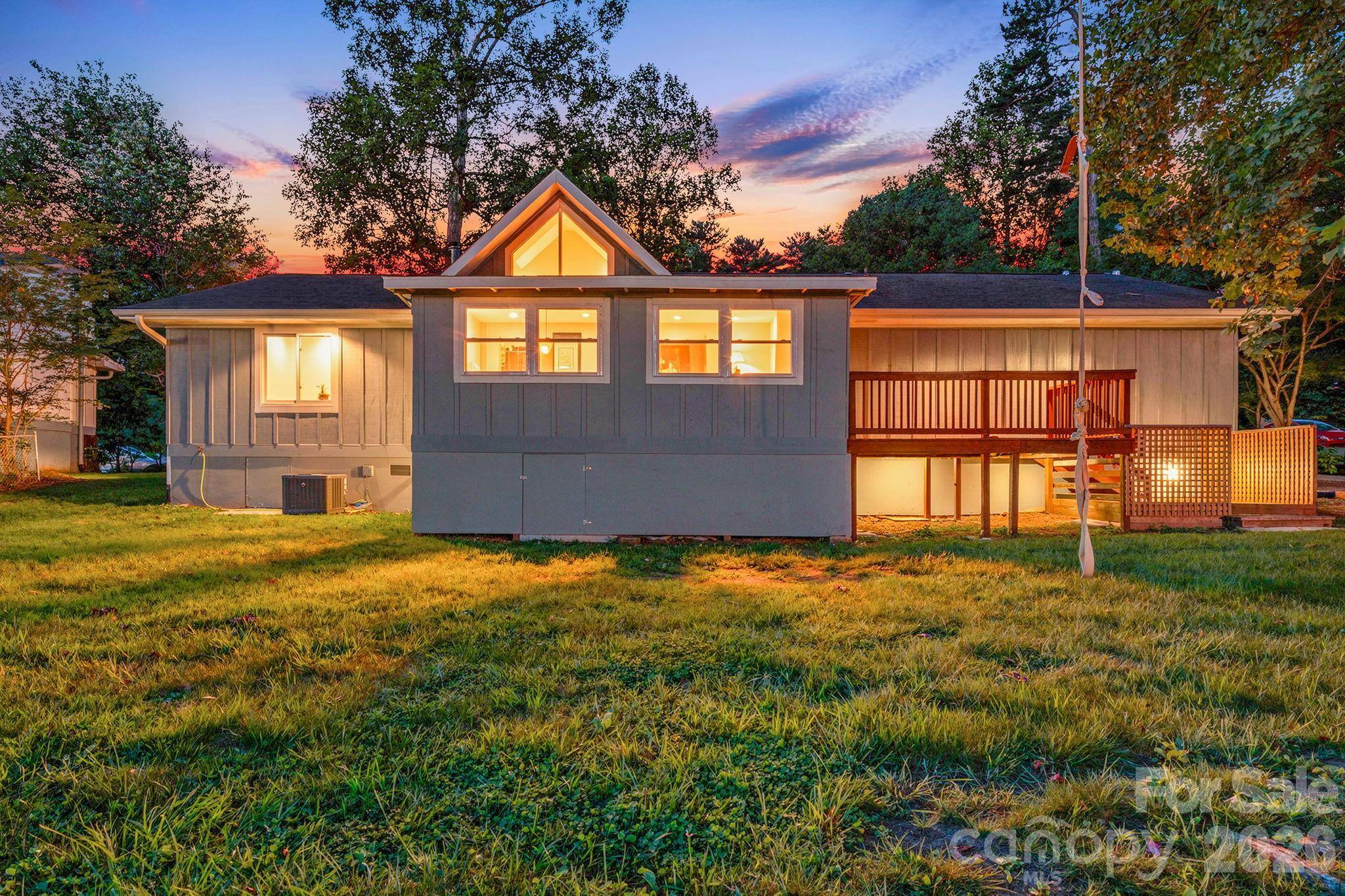 35 Golden Oaks LN, Fletcher, NC 28732