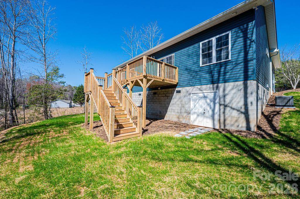 1314 39th Street CIR SW, Hickory, NC 28602