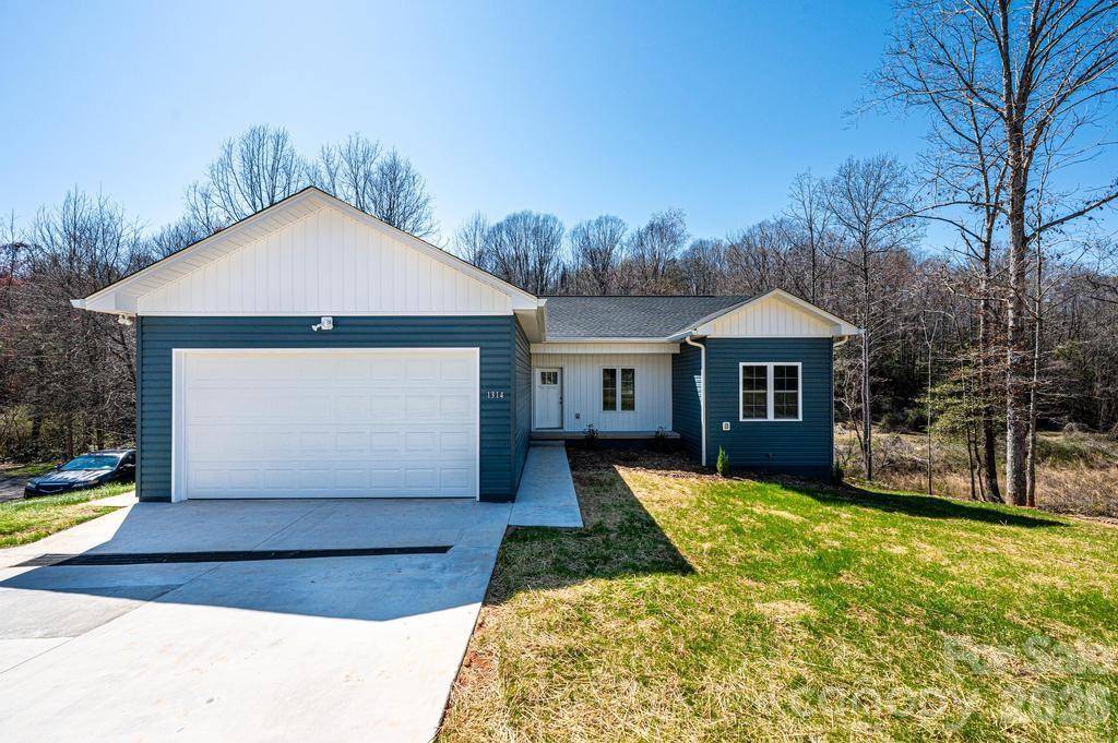 1314 39th Street CIR SW, Hickory, NC 28602