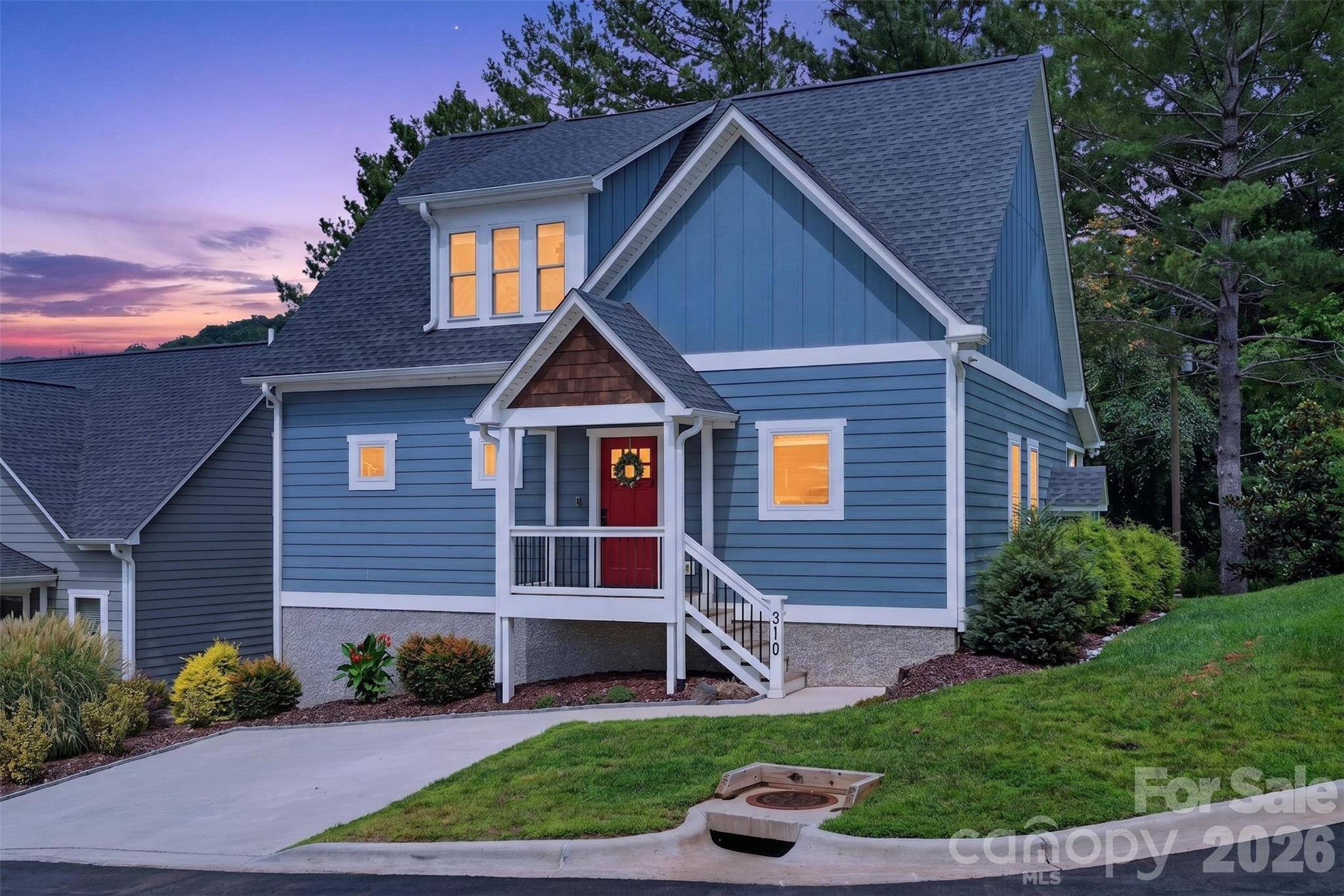 310 Magnolia Ridge RD, Swannanoa, NC 28778