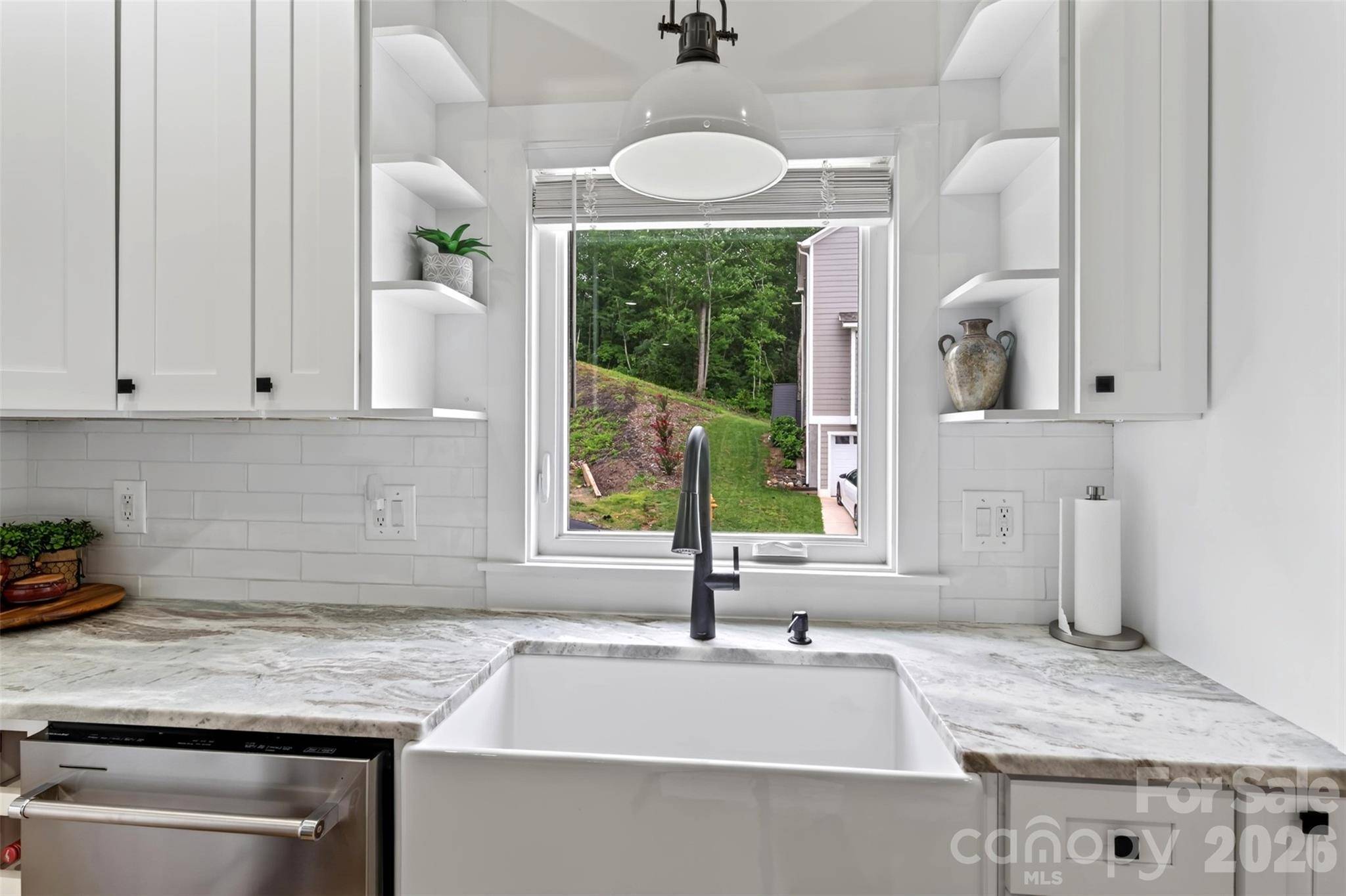 310 Magnolia Ridge RD, Swannanoa, NC 28778