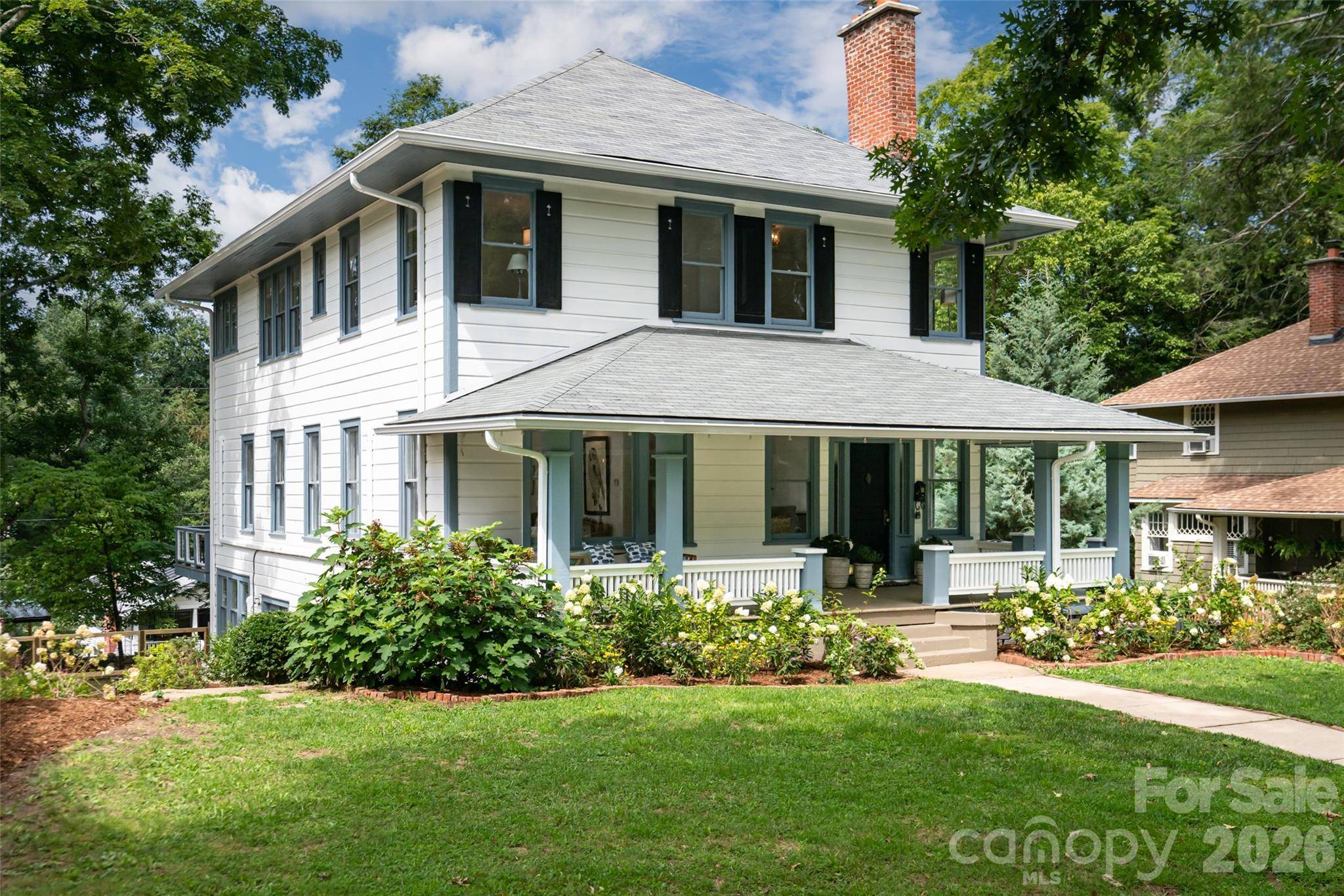 142 Edwin PL, Asheville, NC 28801