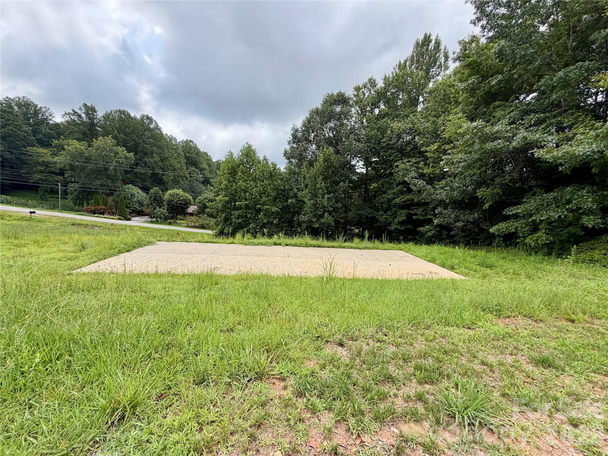 196 Beaman RD E, Marion, NC 28752