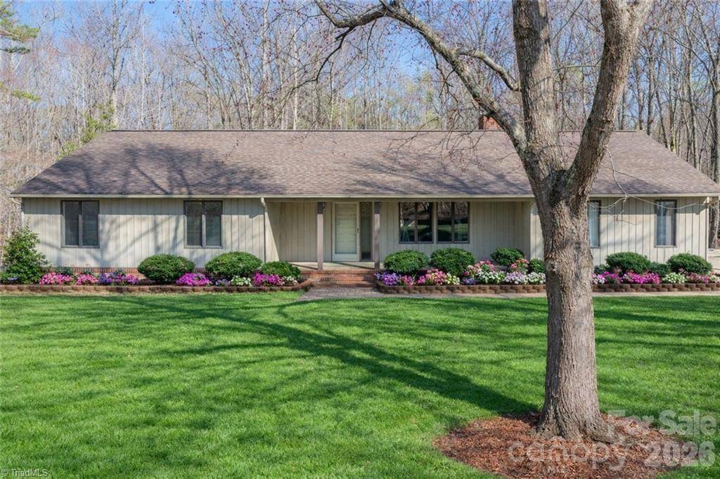 682 Cecil ST, Thomasville, NC 27360