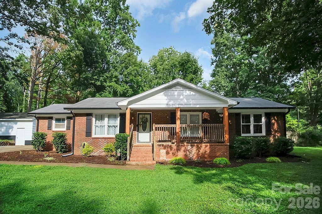 602 Holly CIR, Mount Holly, NC 28120