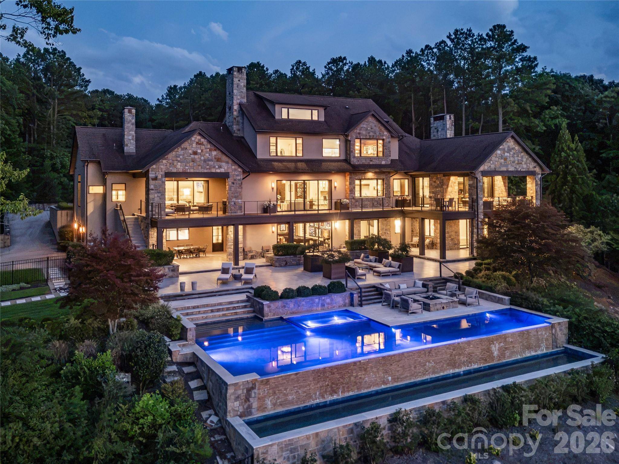 125 Quiet Waters DR, Mooresville, NC 28117
