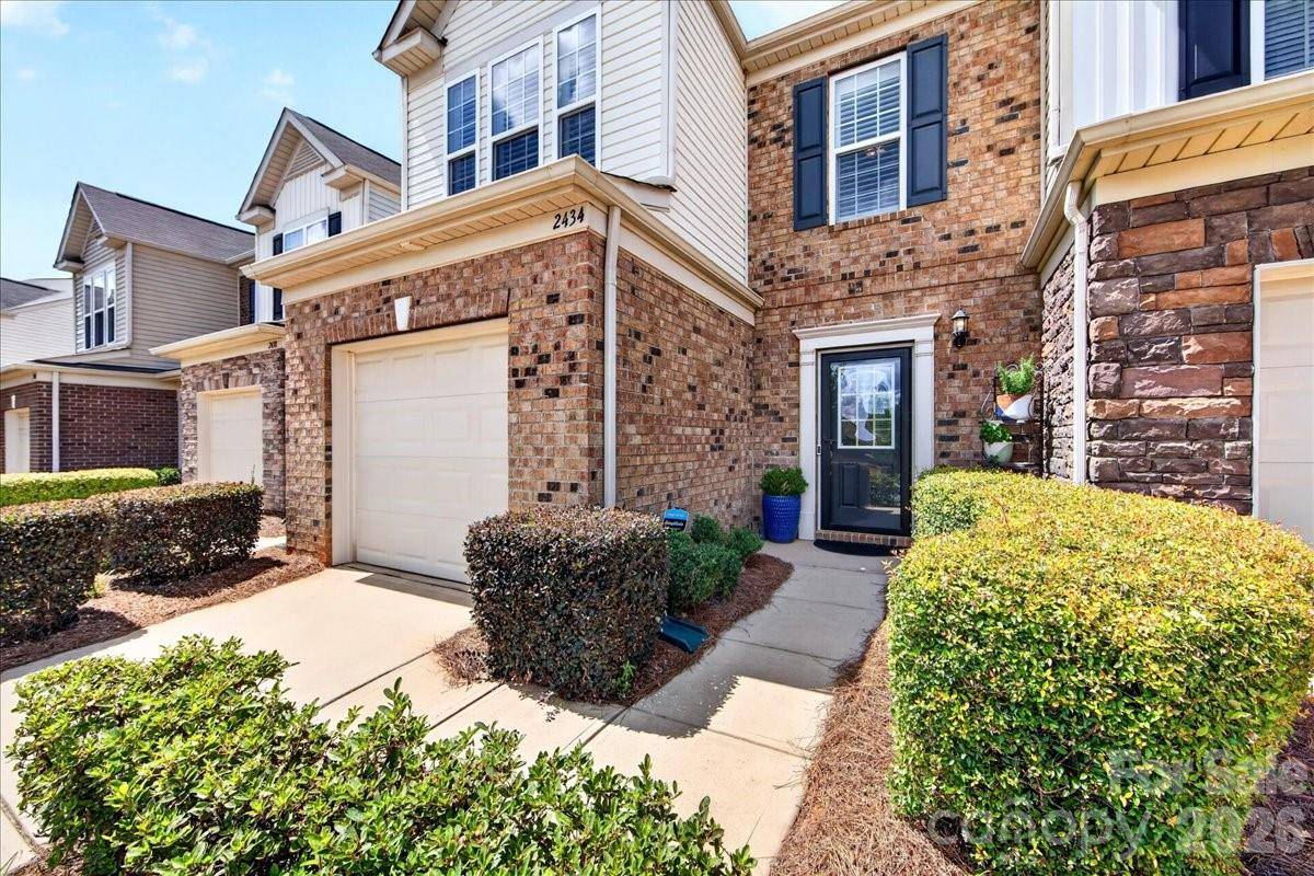 2434 Royal York AVE, Charlotte, NC 28210