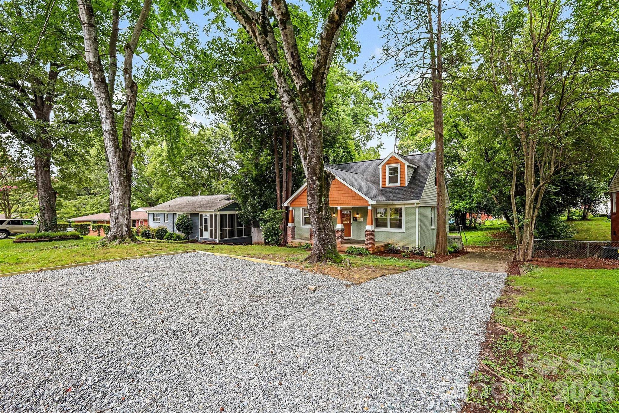 2019 Dalehurst DR, Charlotte, NC 28205