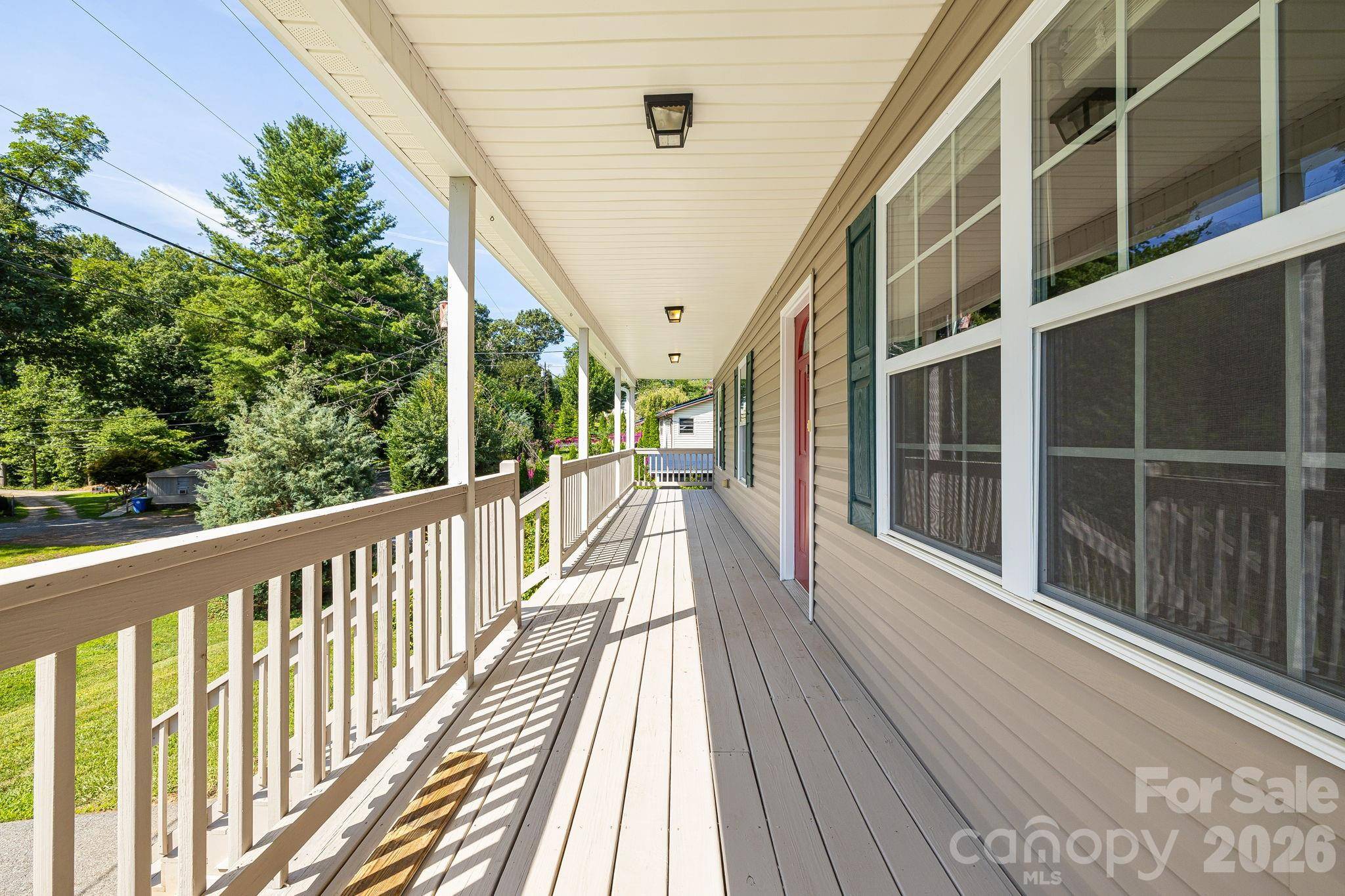 76 Selwyn RD, Asheville, NC 28806