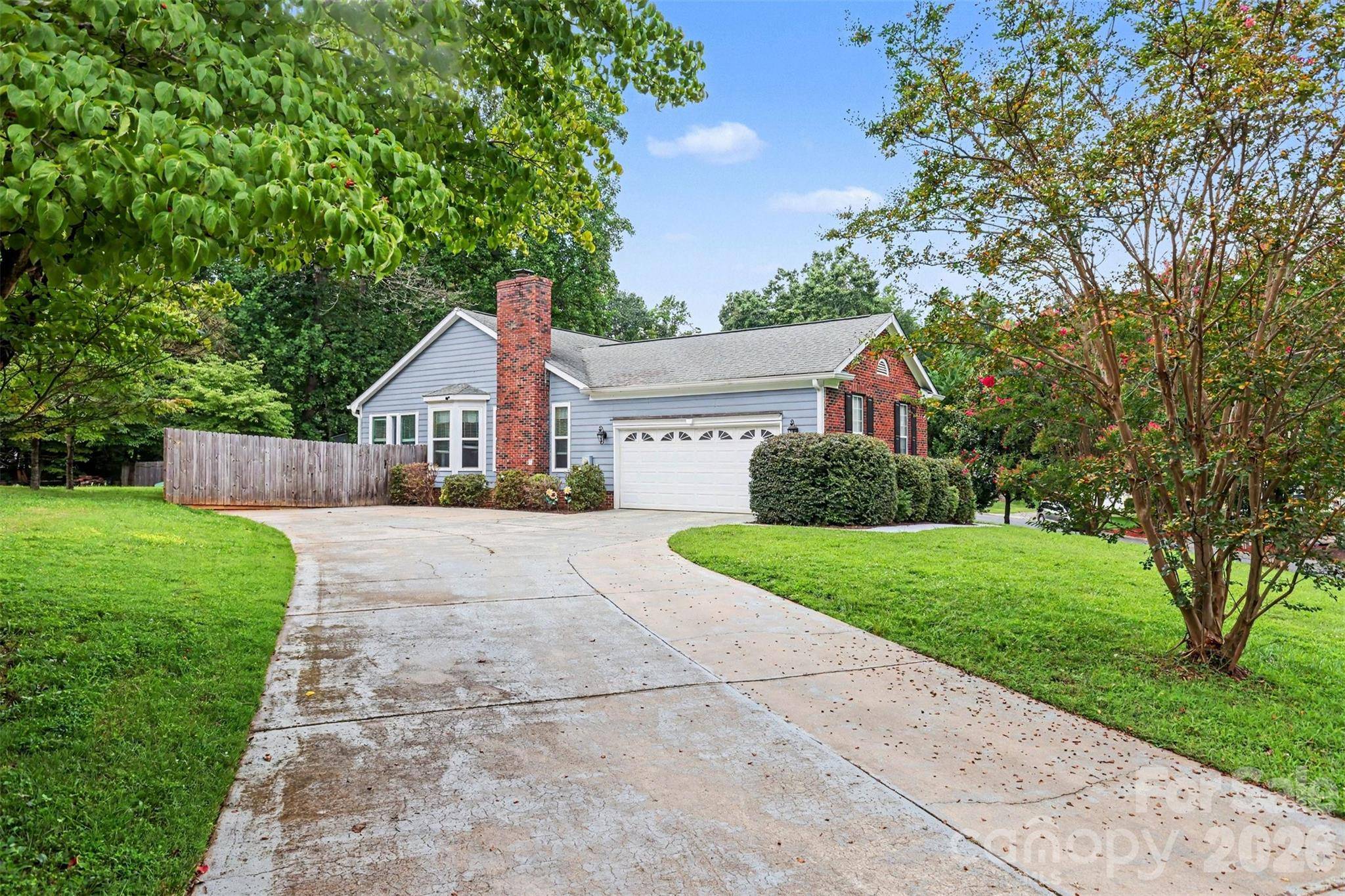 3515 Crescent Knoll DR, Matthews, NC 28105