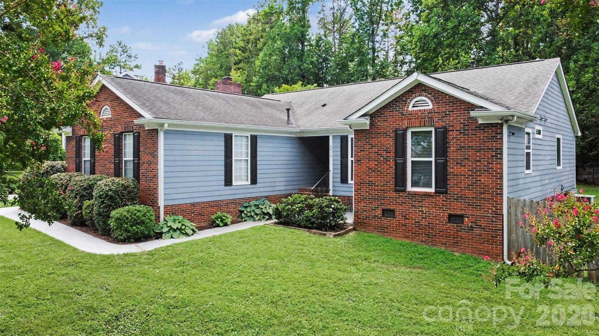 3515 Crescent Knoll DR, Matthews, NC 28105