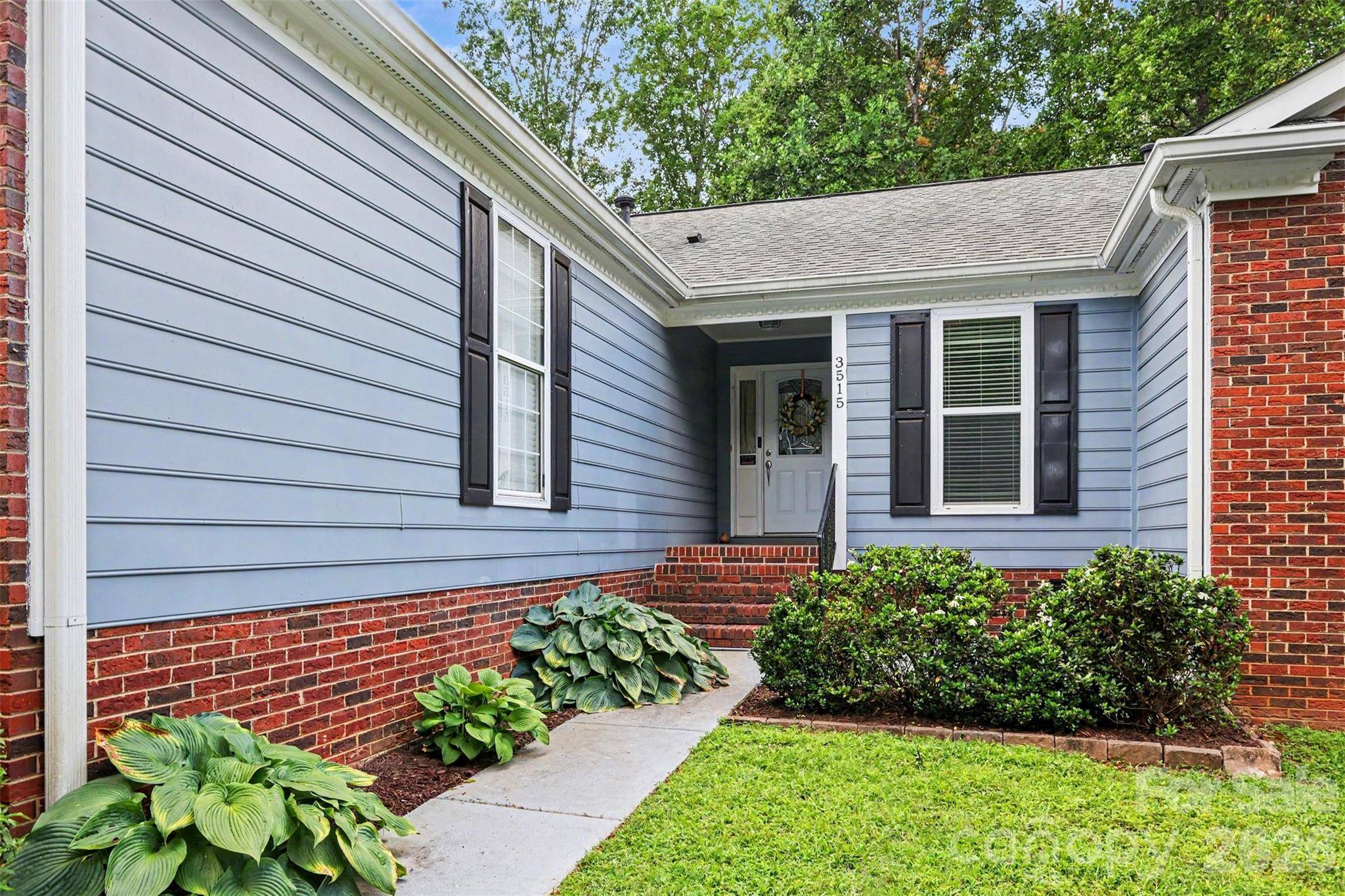 3515 Crescent Knoll DR, Matthews, NC 28105
