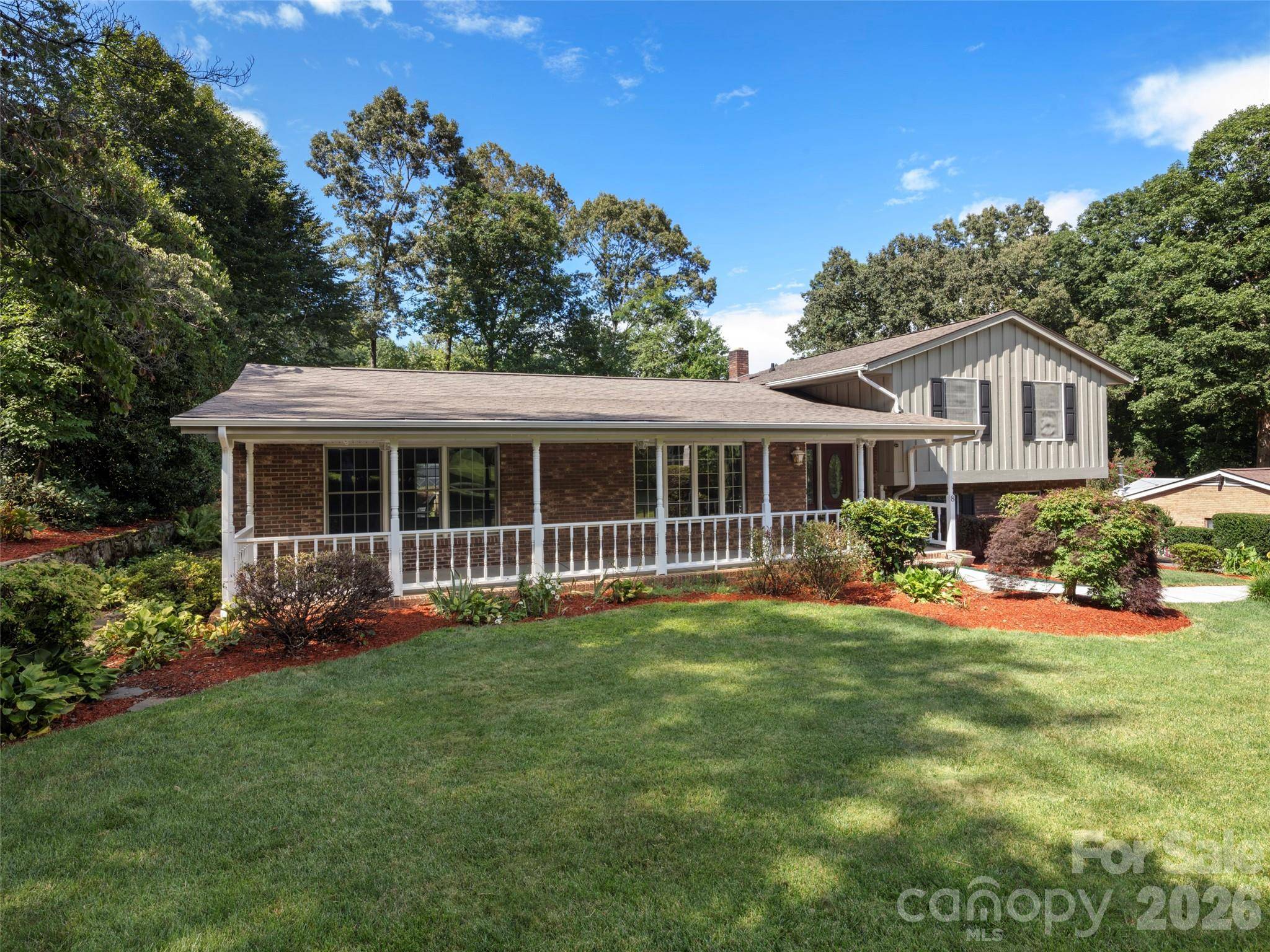 8 English PL, Candler, NC 28715
