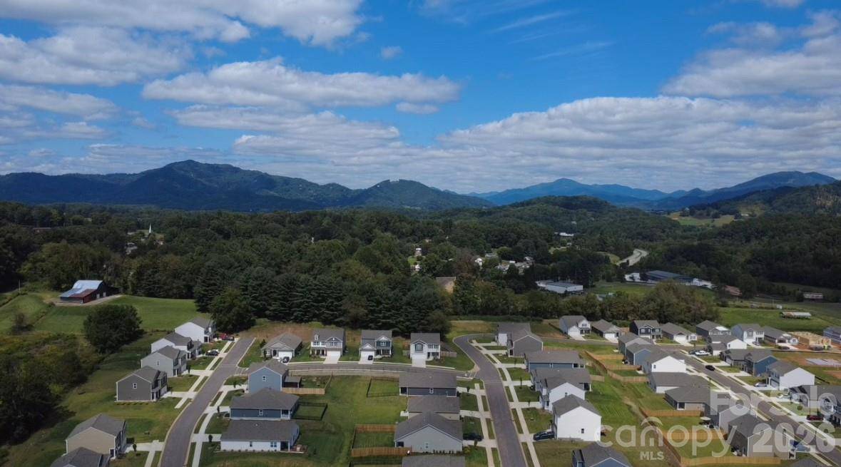 73 Ridgehaven DR, Waynesville, NC 28786