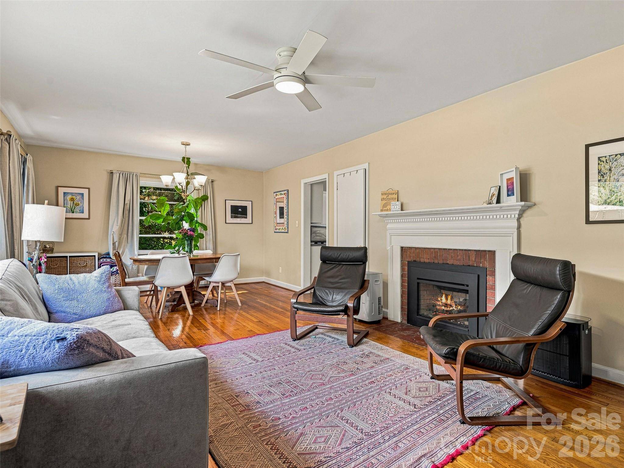15 Lynnstone CT, Asheville, NC 28805