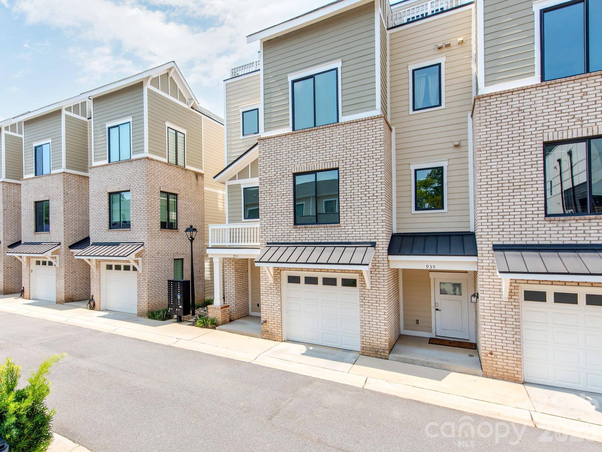 931 Cityscape DR, Charlotte, NC 28205