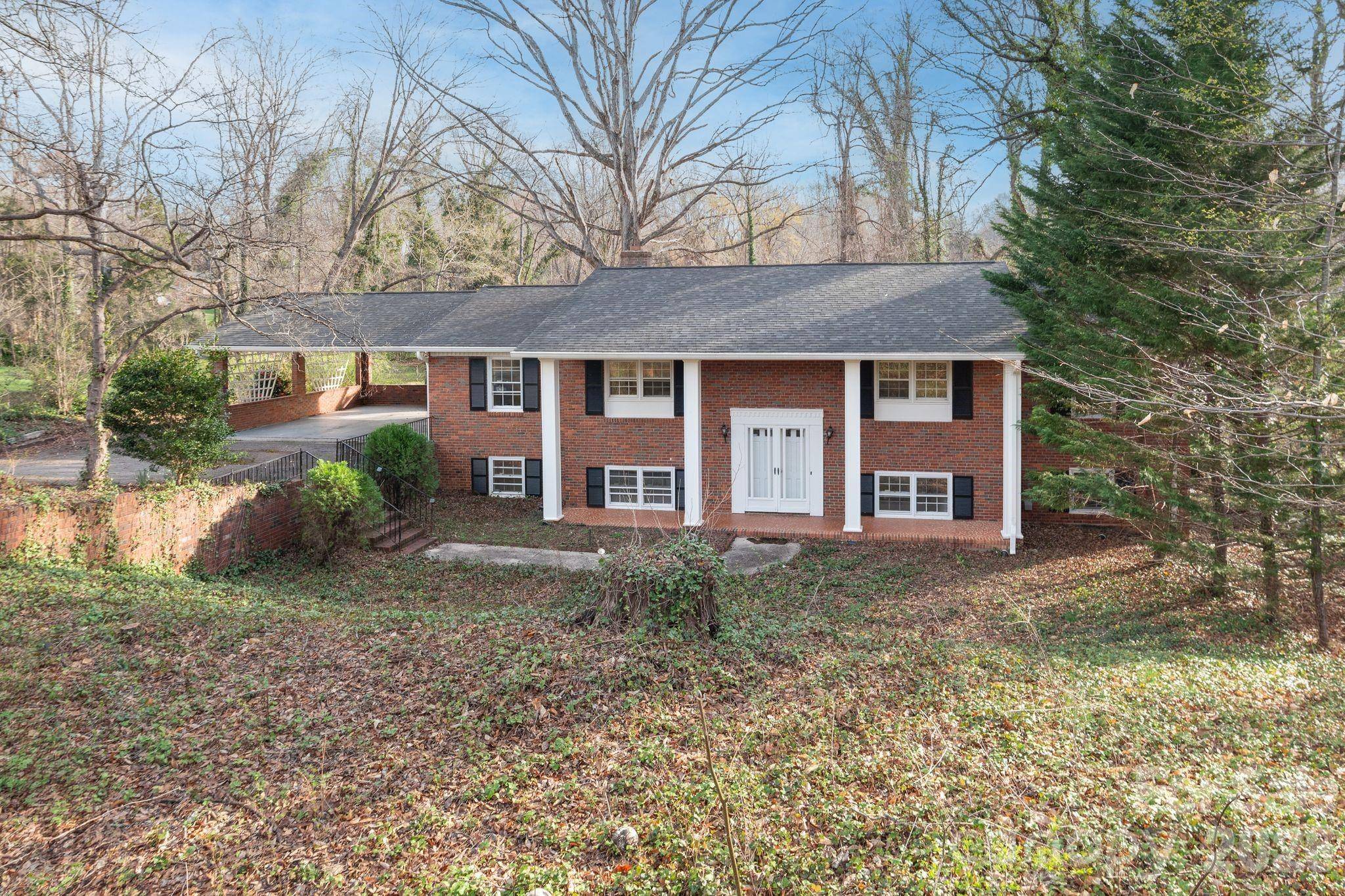 624 Brentwood CT, Winston Salem, NC 27104
