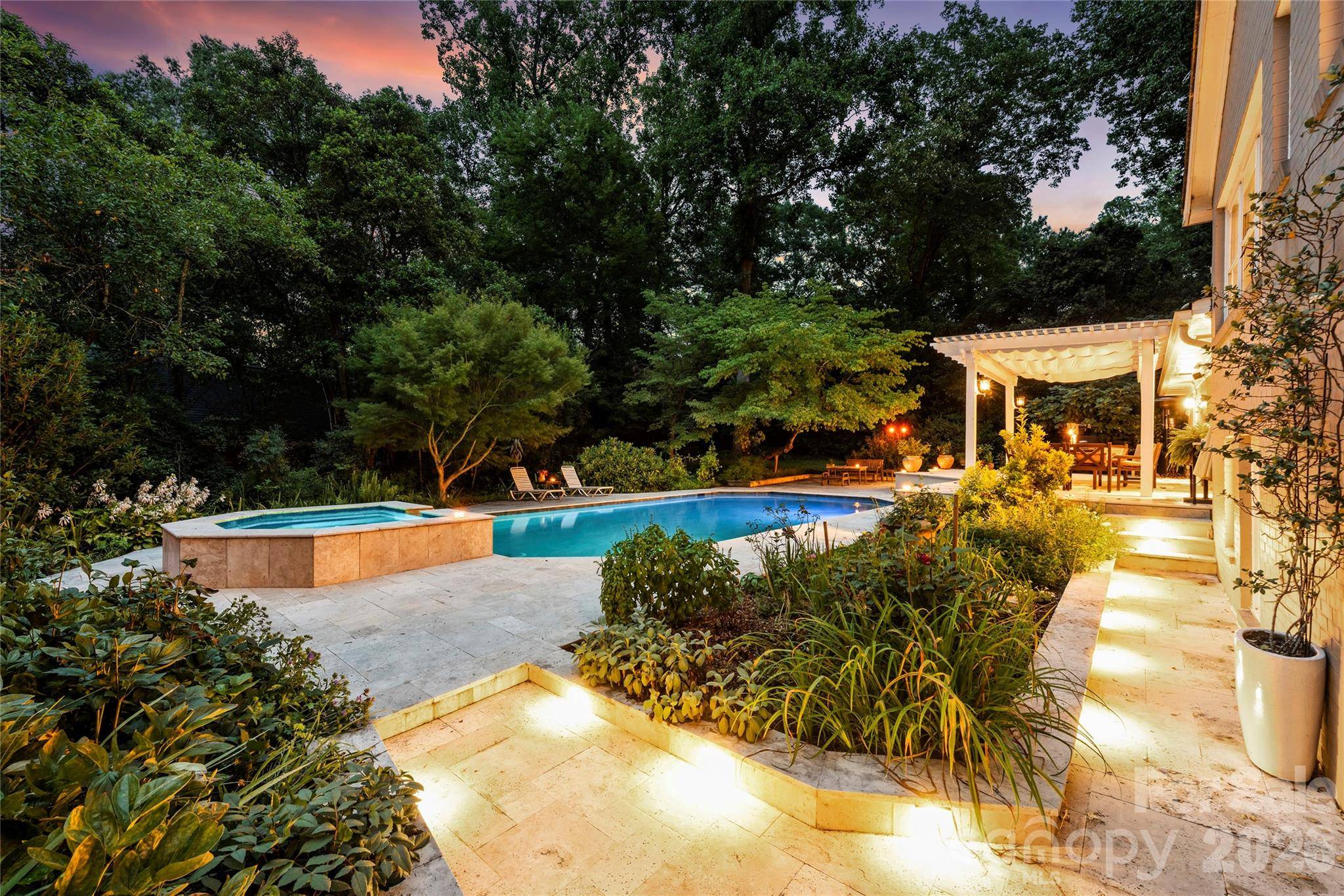 2601 Cloister DR, Charlotte, NC 28211