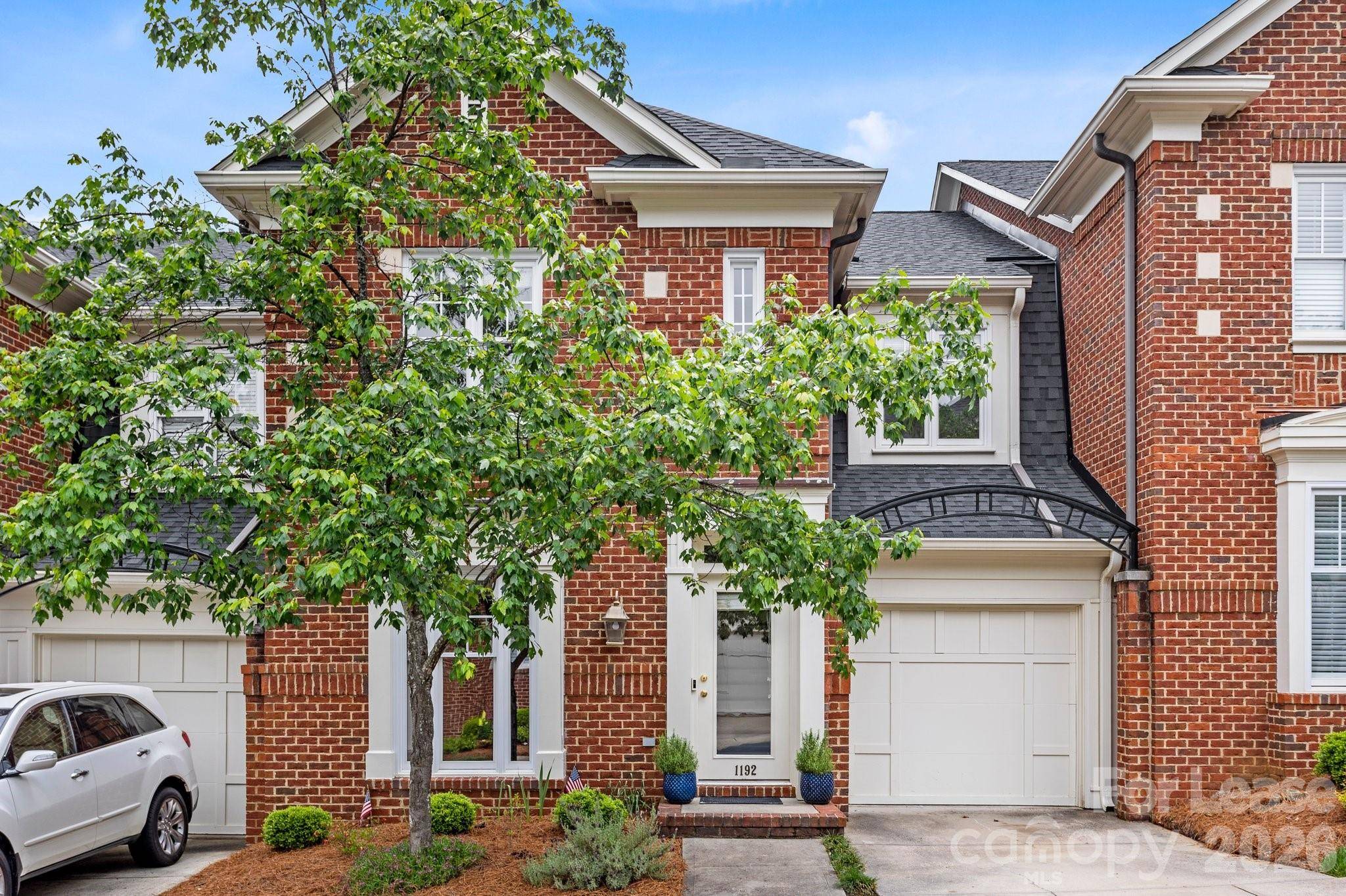 1192 Hampton Gardens LN, Charlotte, NC 28209
