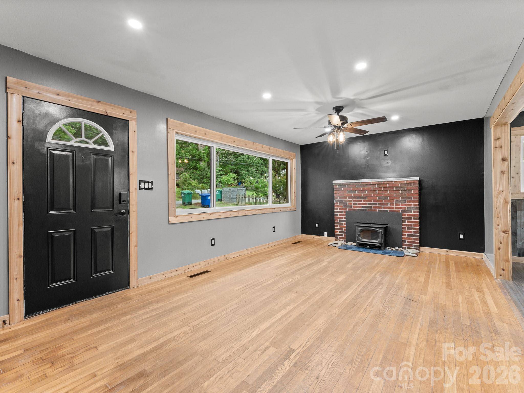 10 Monte Vista CIR, Candler, NC 28715