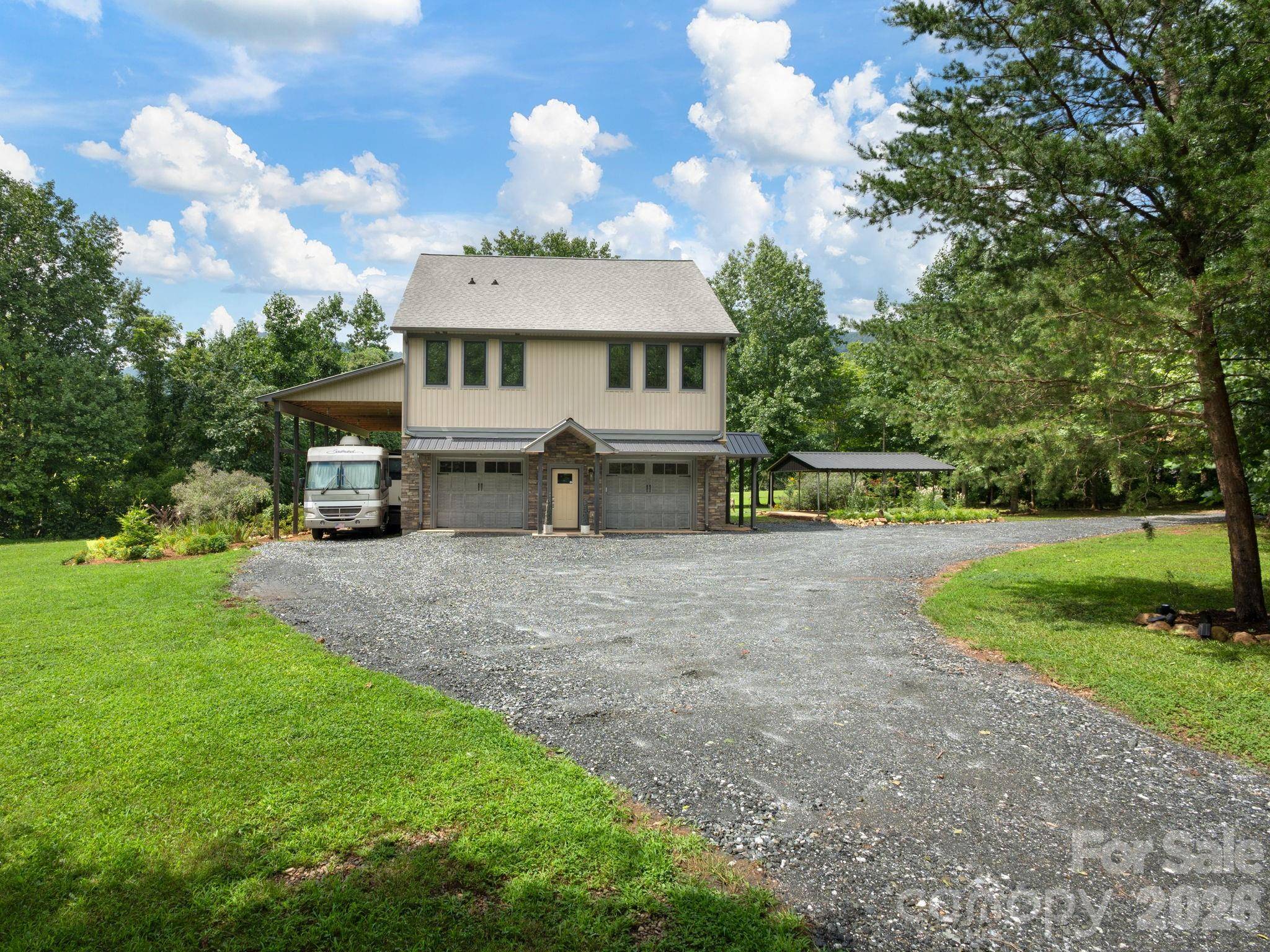 364 Hallelujah Hill LN, Columbus, NC 28722
