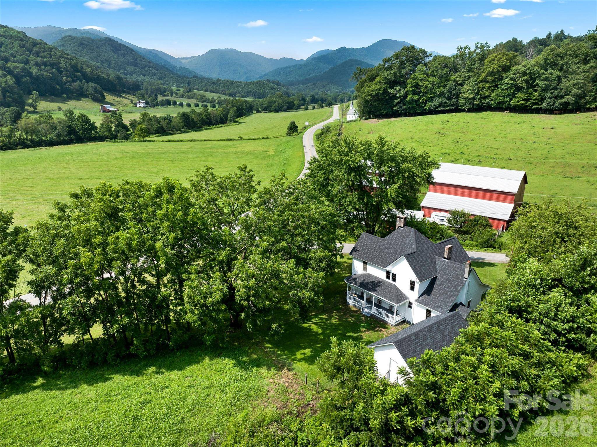 5 Clarks Cove RD, Leicester, NC 28748