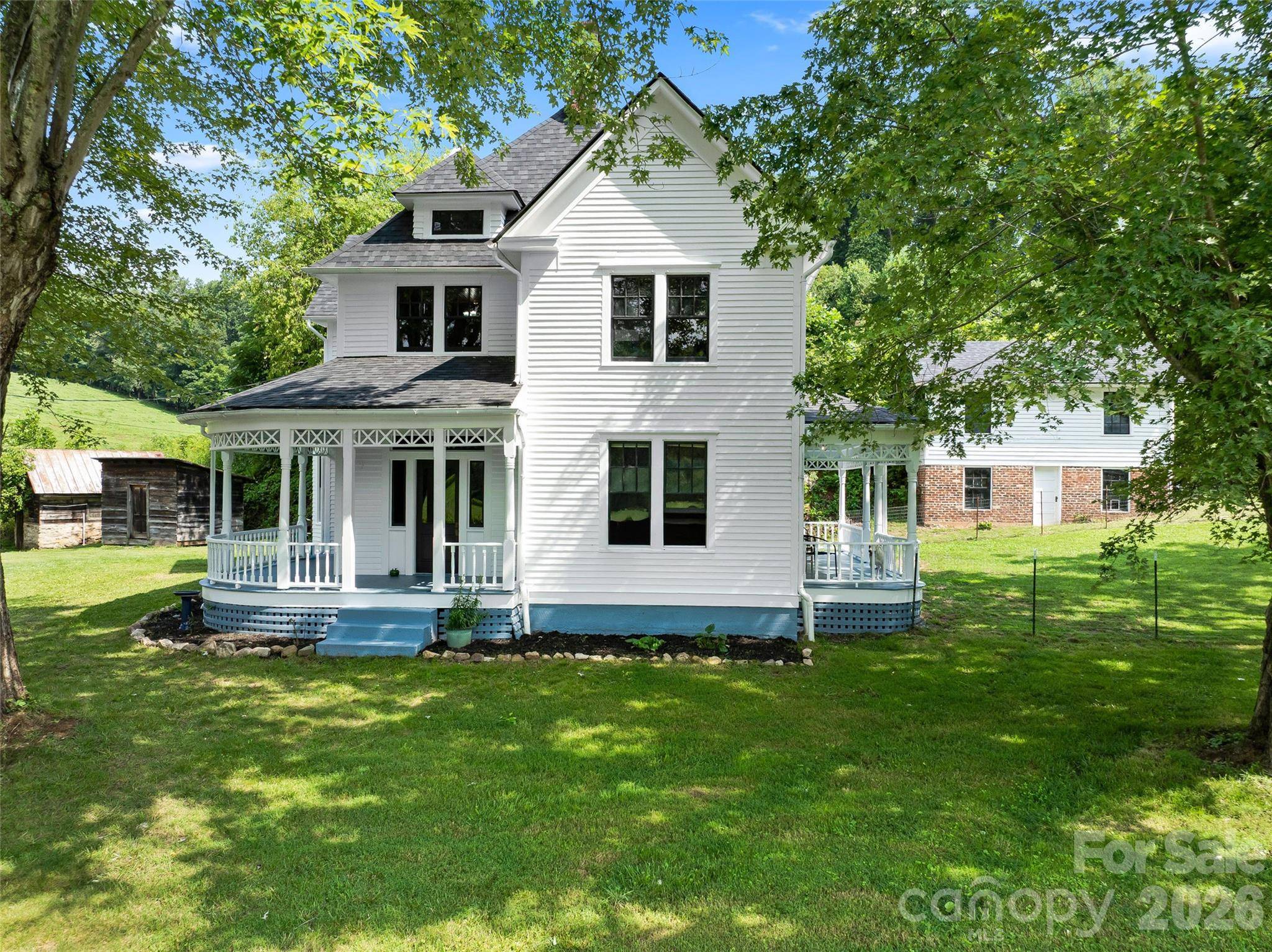 5 Clarks Cove RD, Leicester, NC 28748