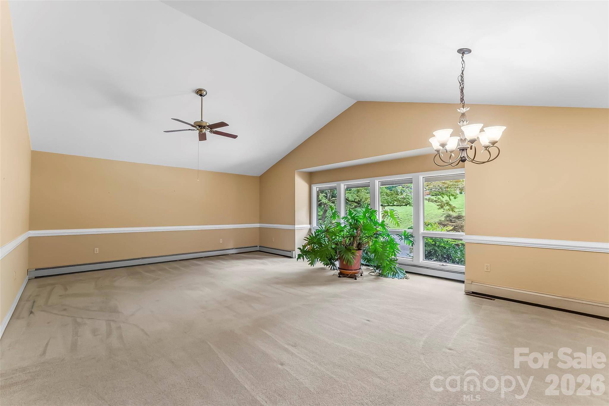 60 Monte Vista DR, Waynesville, NC 28786
