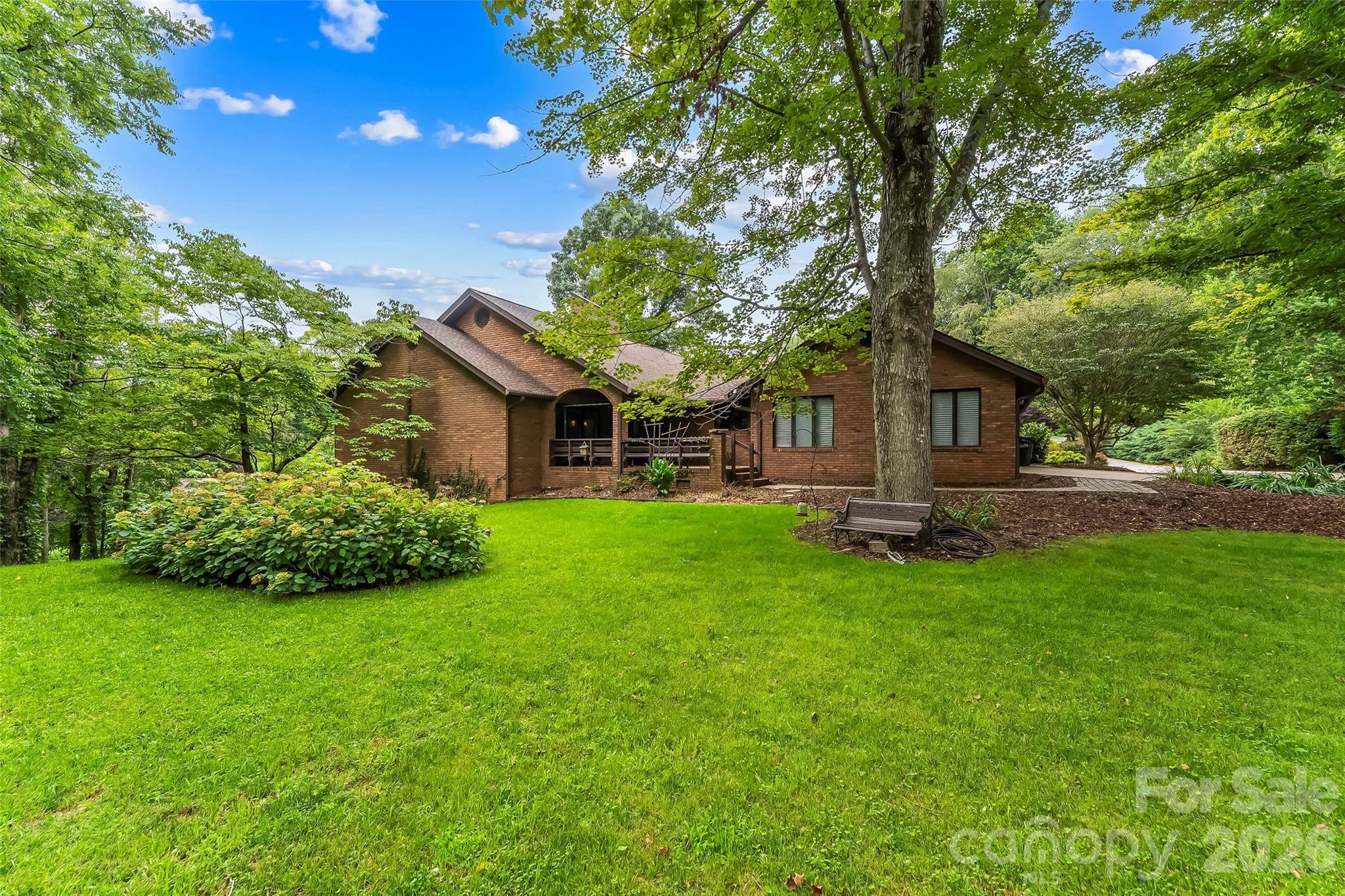 60 Monte Vista DR, Waynesville, NC 28786