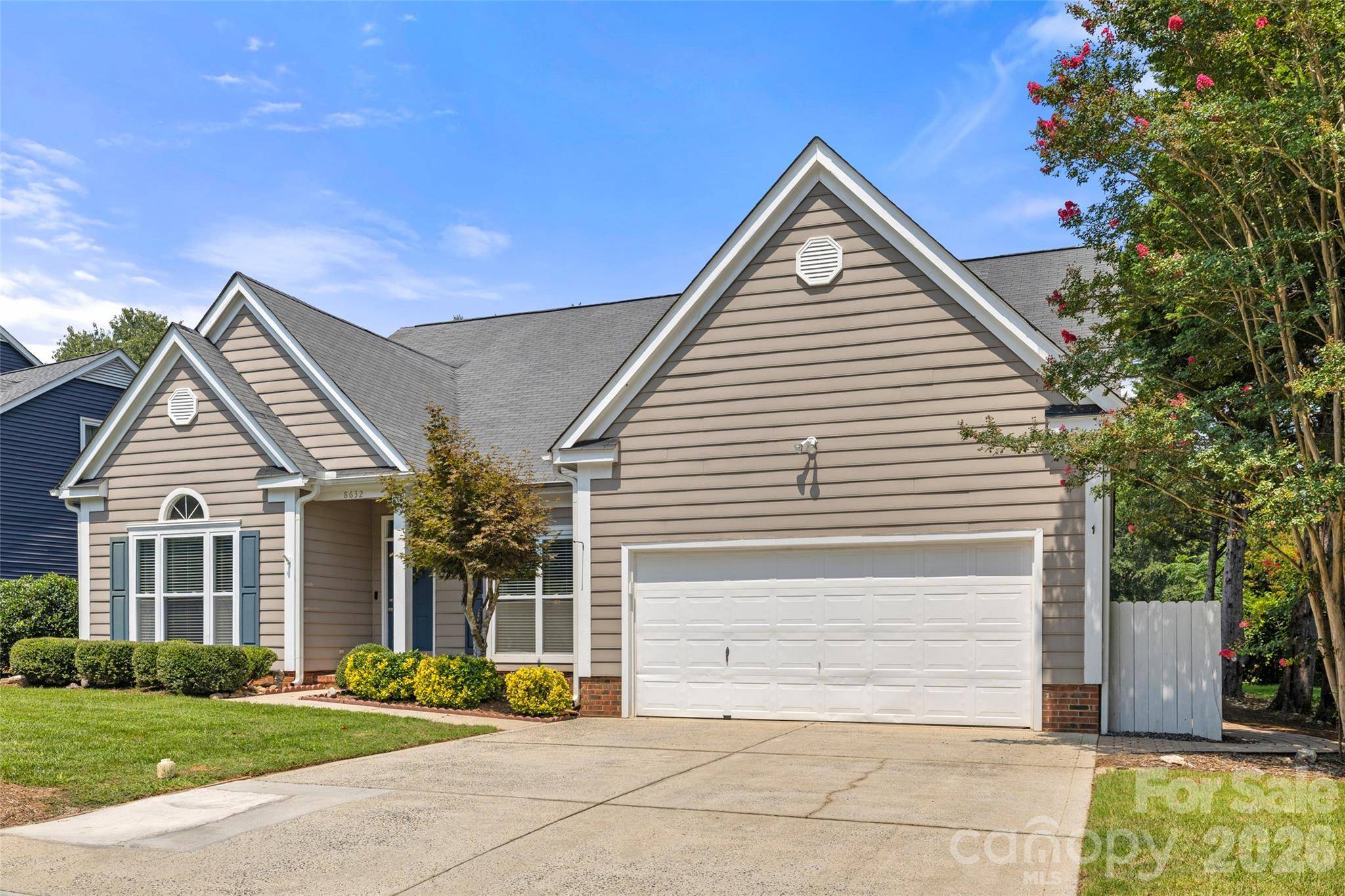8632 Castlebay DR, Charlotte, NC 28277