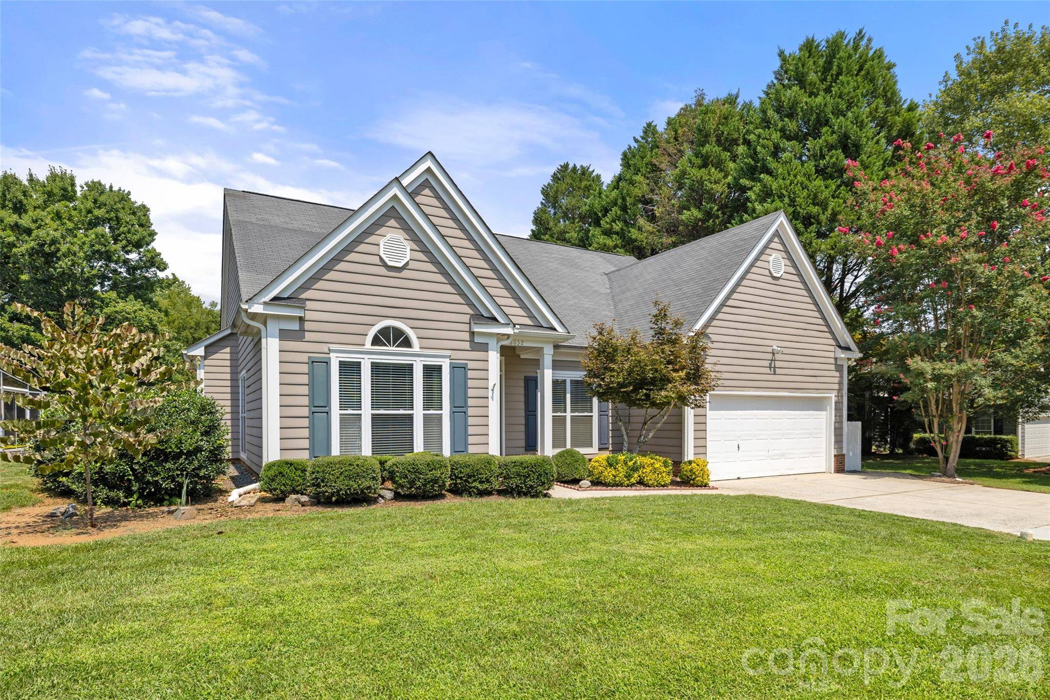 8632 Castlebay DR, Charlotte, NC 28277