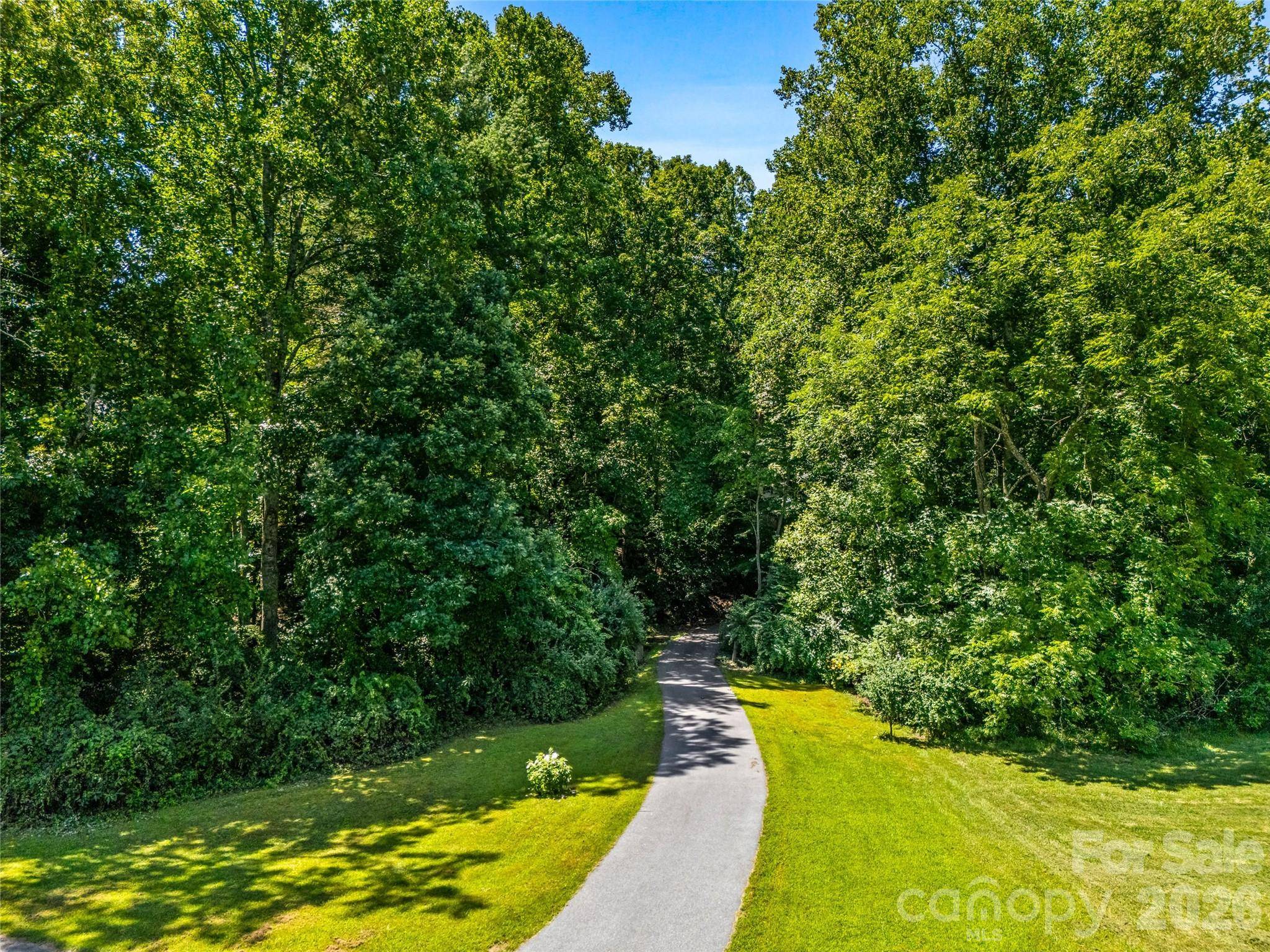 70 Promised Ridge DR, Hendersonville, NC 28791