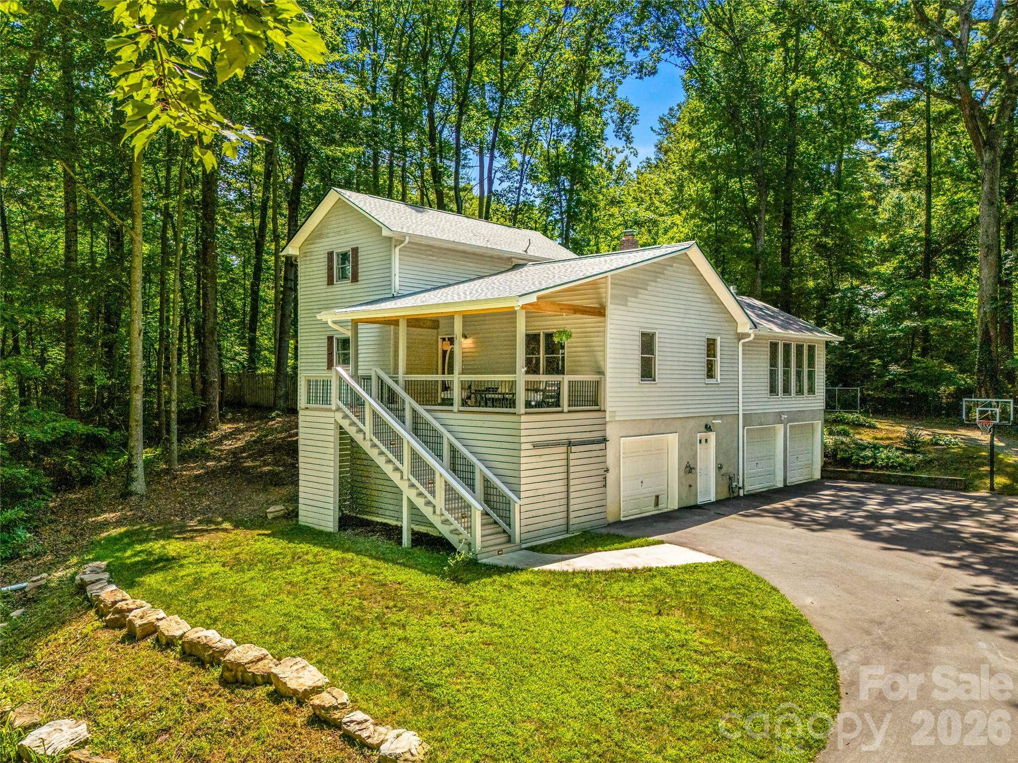 70 Promised Ridge DR, Hendersonville, NC 28791