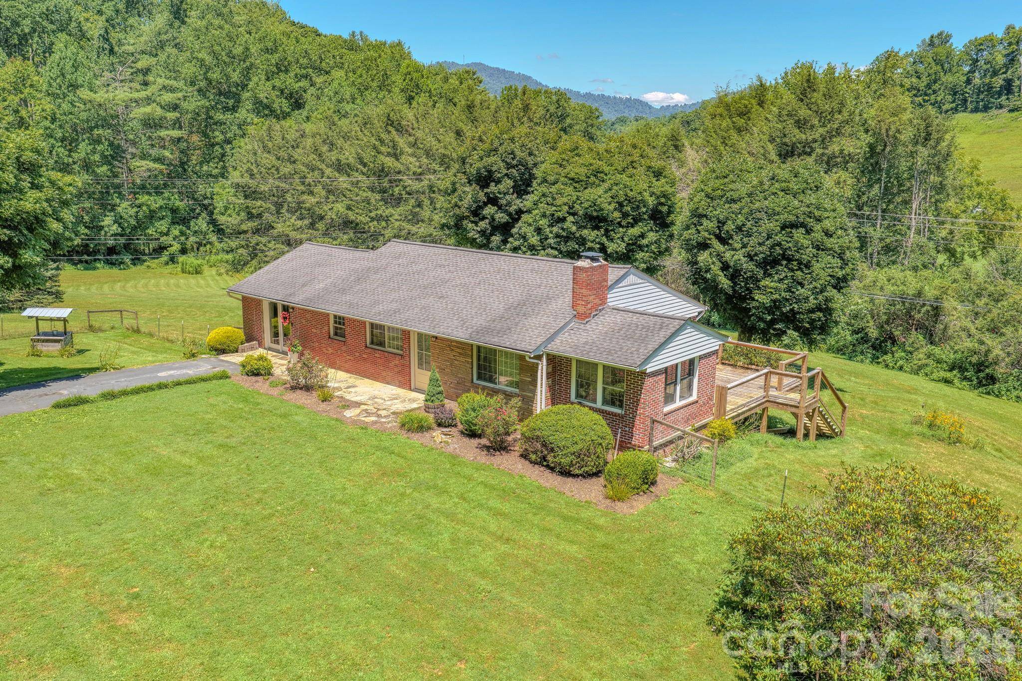 2150 Nc 80 HWY, Bakersville, NC 28705