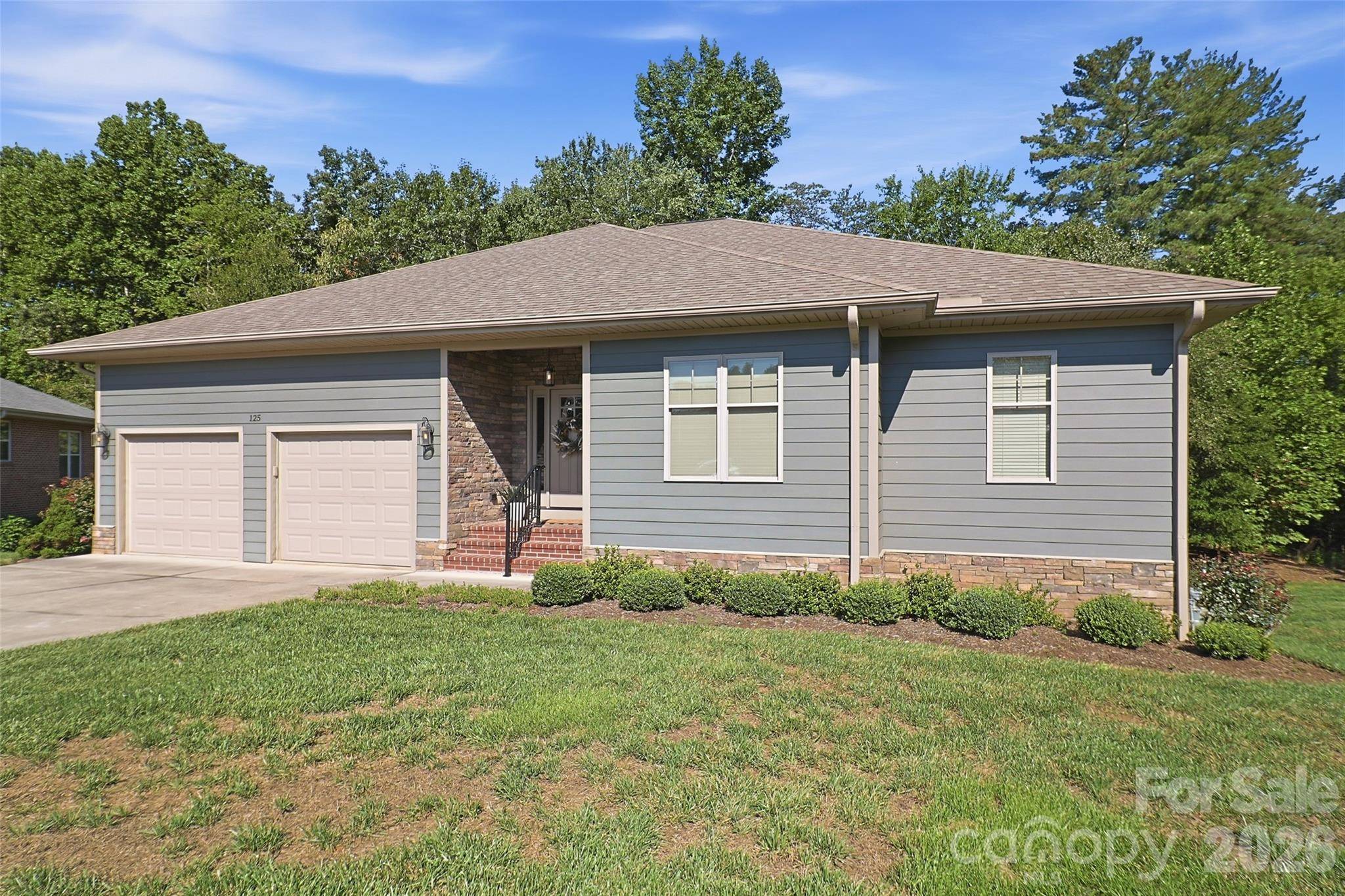 125 Beechmont DR, Morganton, NC 28655