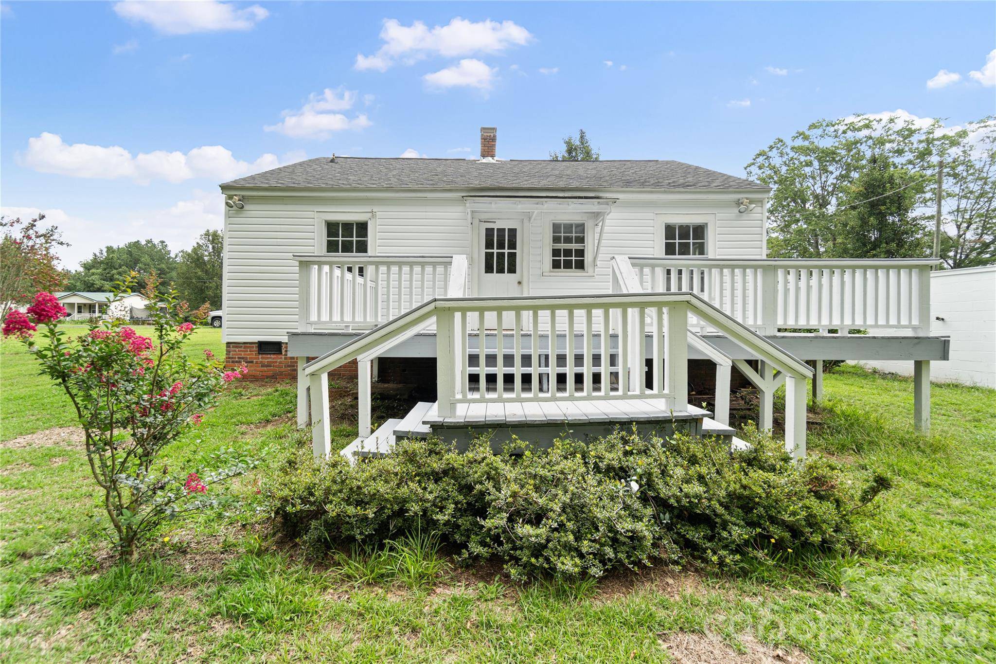 842 Moores Lake RD, Wadesboro, NC 28170