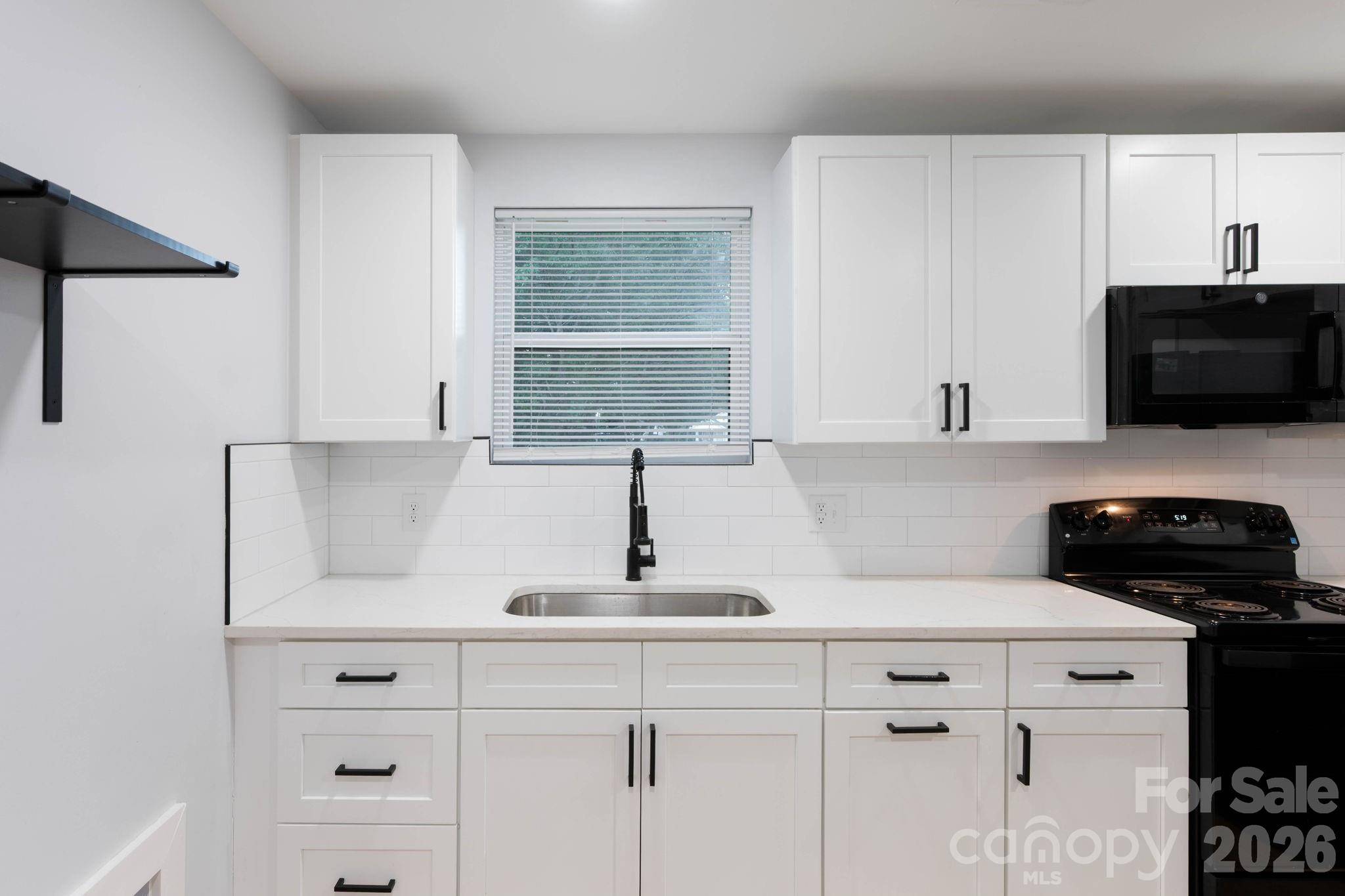 615 E Saunders AVE, Newton, NC 28658