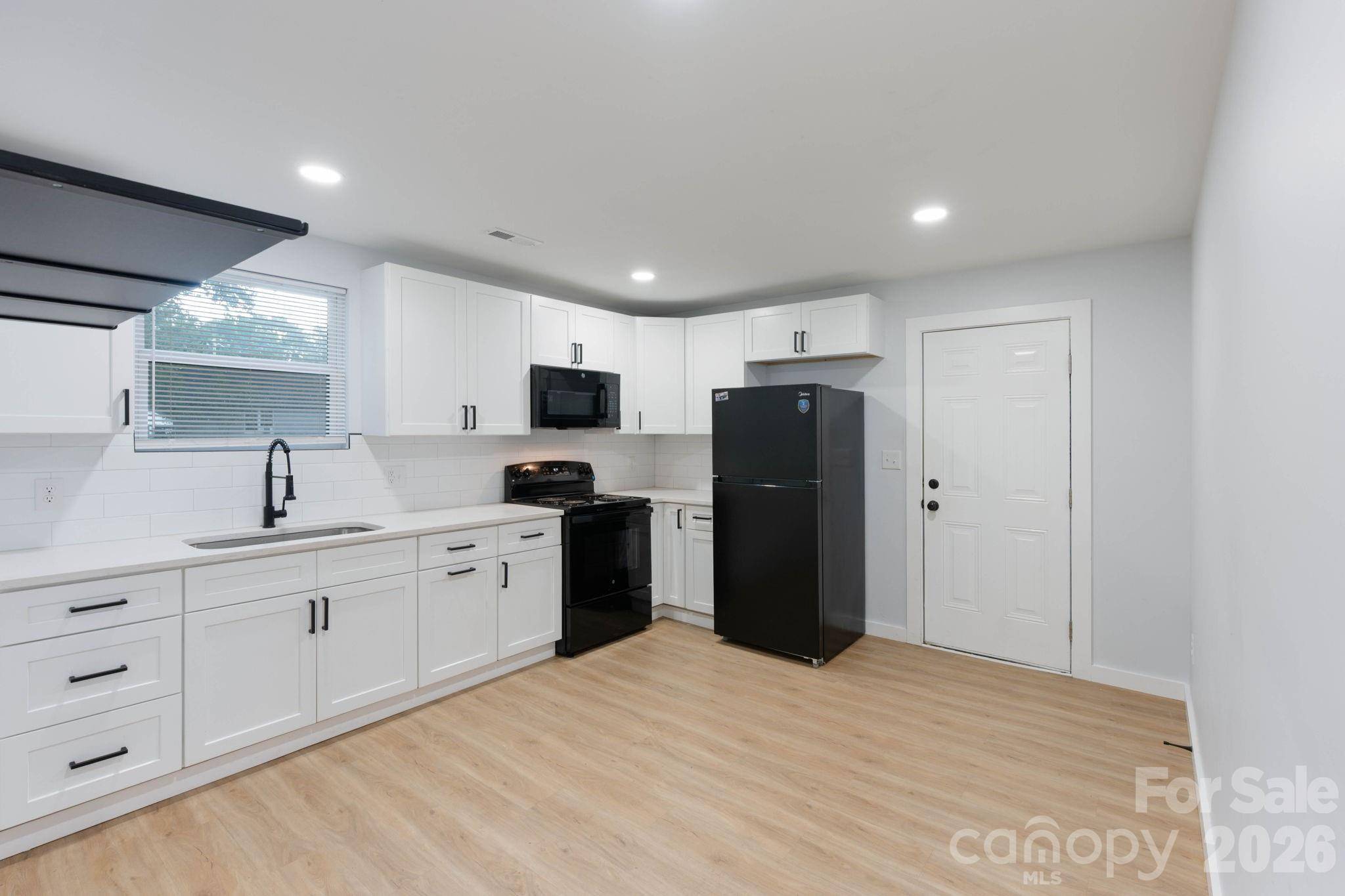 615 E Saunders AVE, Newton, NC 28658