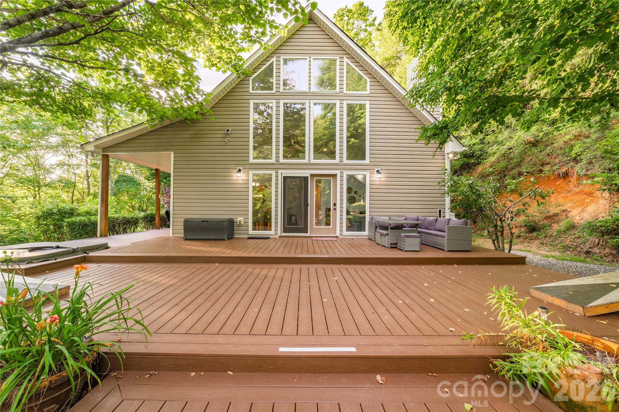 67 Hummingbird Hill RD, Franklin, NC 28734