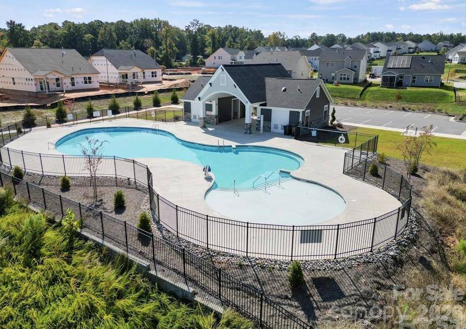 6305 Ludell LN, Charlotte, NC 28215