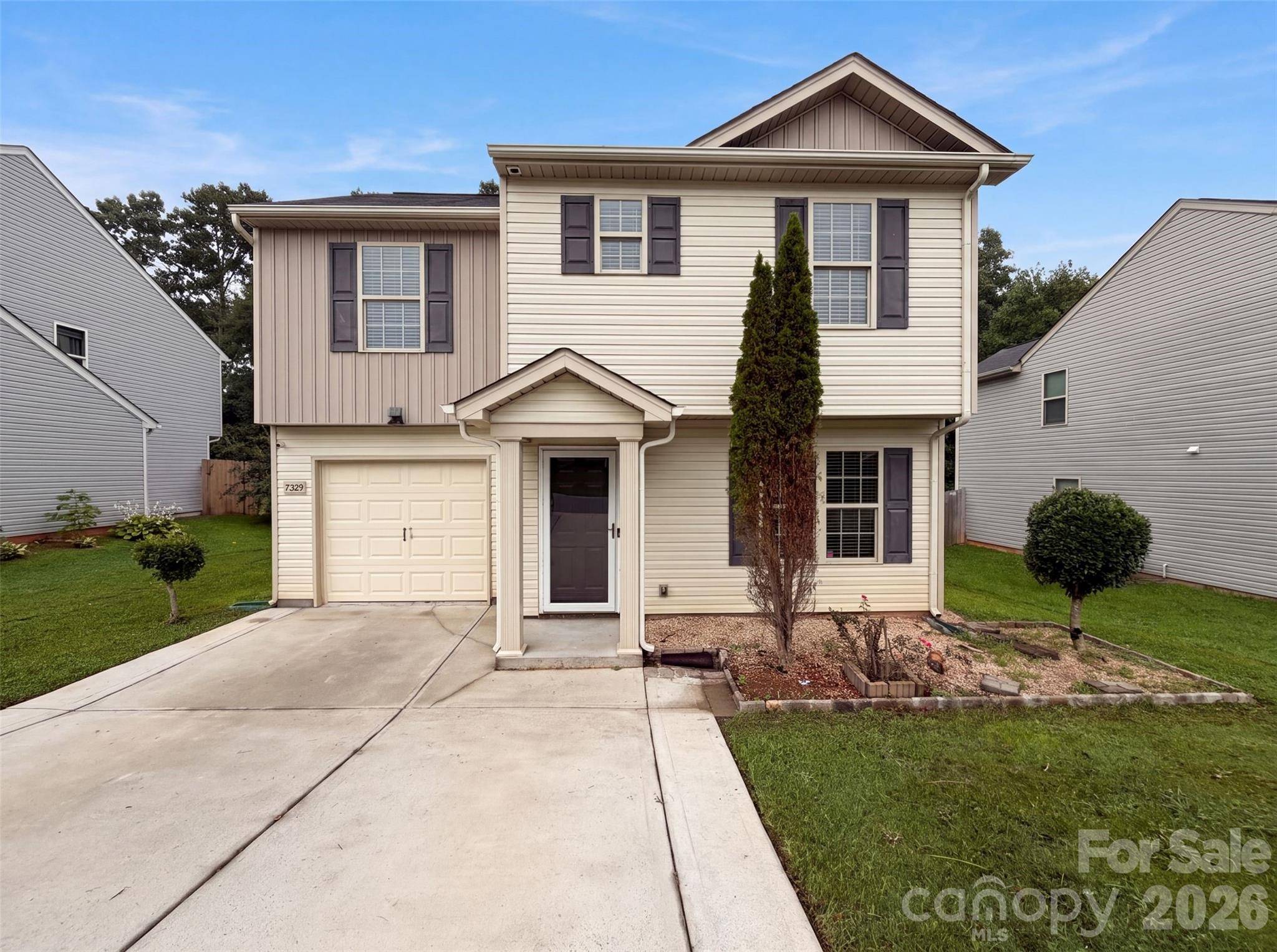 7329 Hidden Creek DR, Charlotte, NC 28214