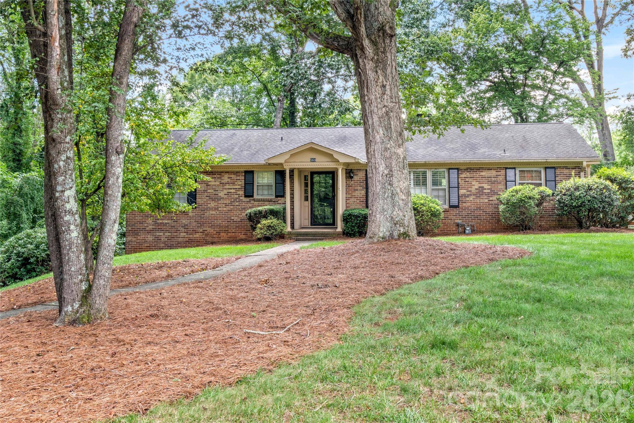560 Kelway PL, Winston Salem, NC 27104