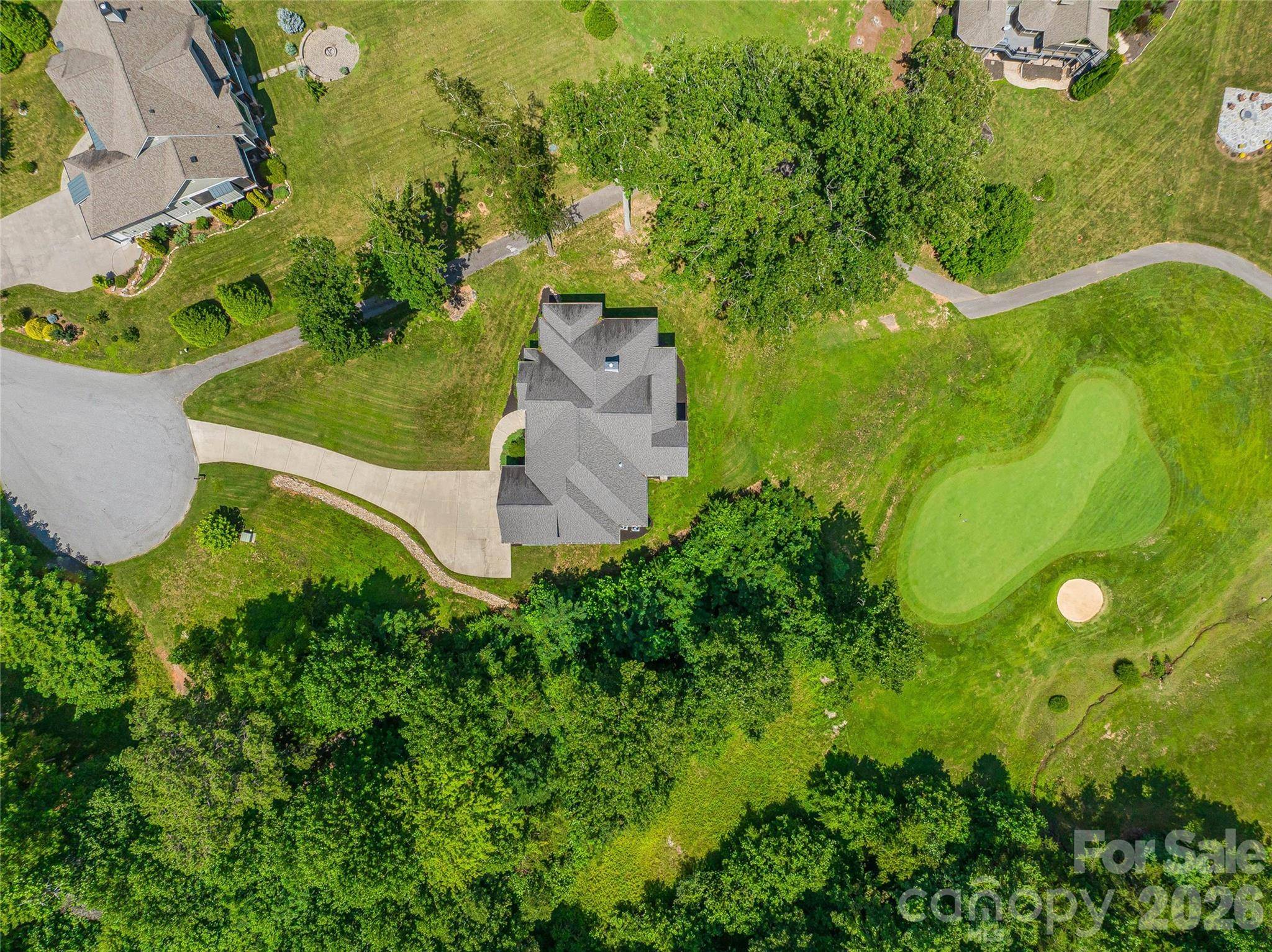 143 Gracie LN, Mills River, NC 28759