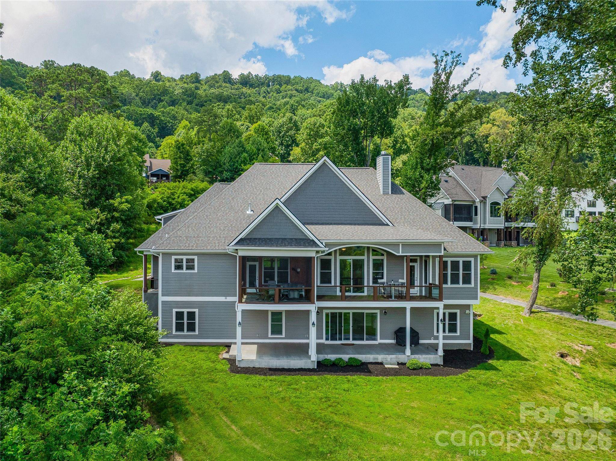 143 Gracie LN, Mills River, NC 28759