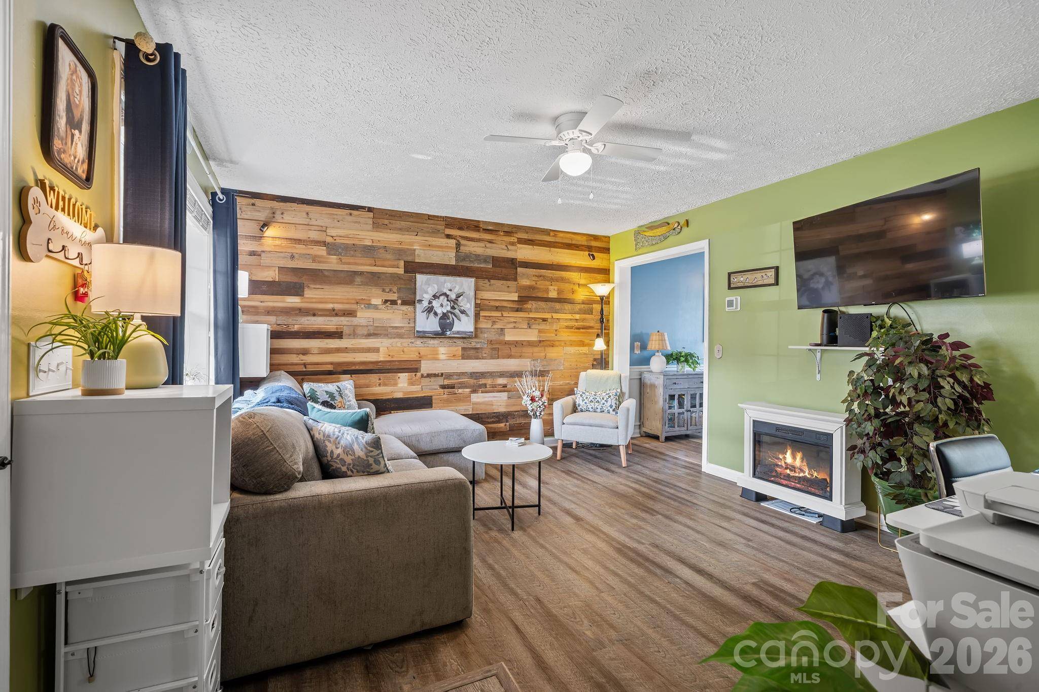 109 Loch Haven RD, Swannanoa, NC 28778